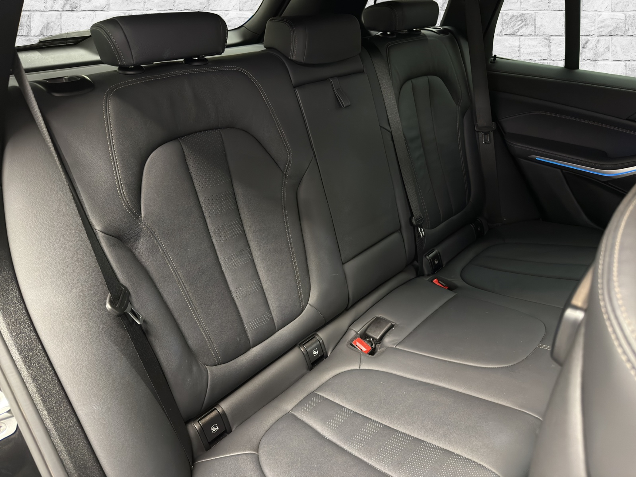 listing desktop thumbnail image 15