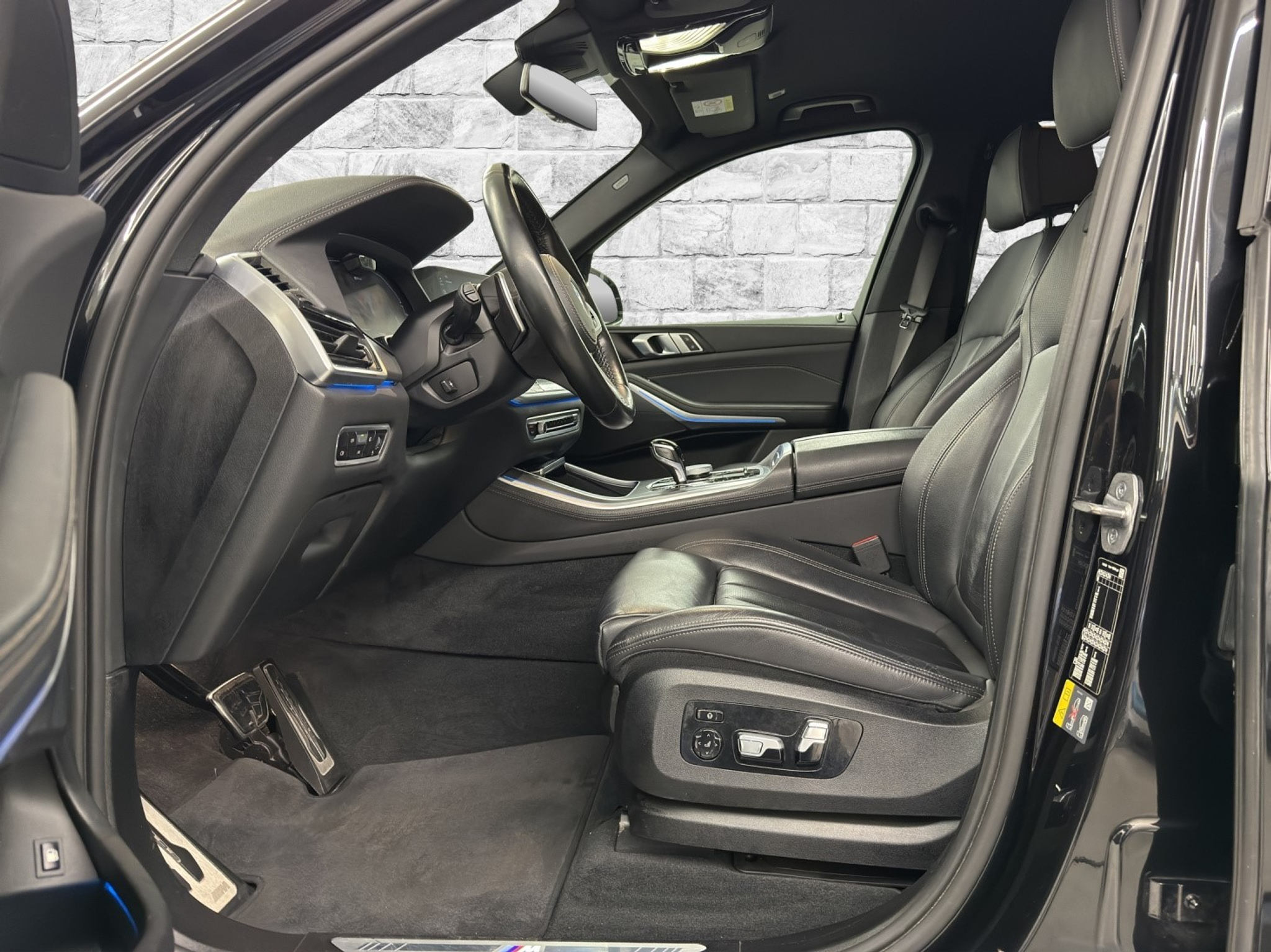 listing desktop thumbnail image 6