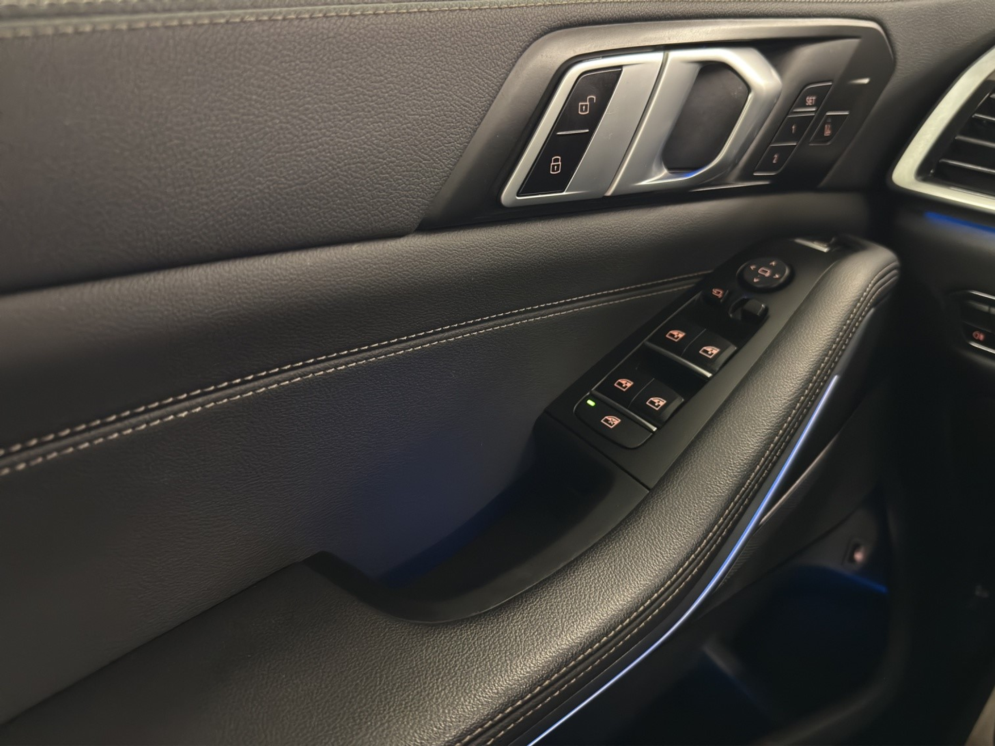 listing desktop thumbnail image 11