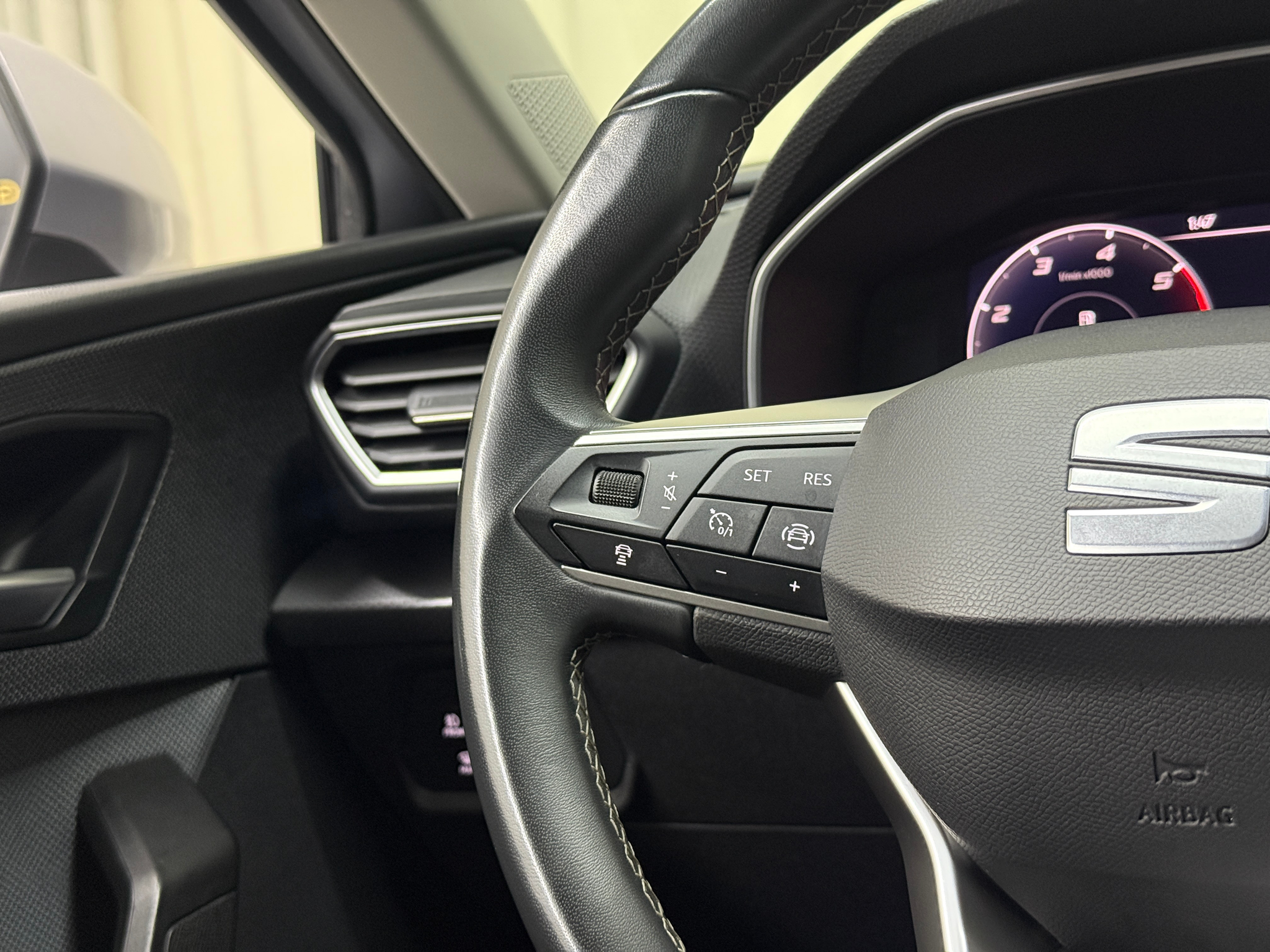 listing desktop thumbnail image 12