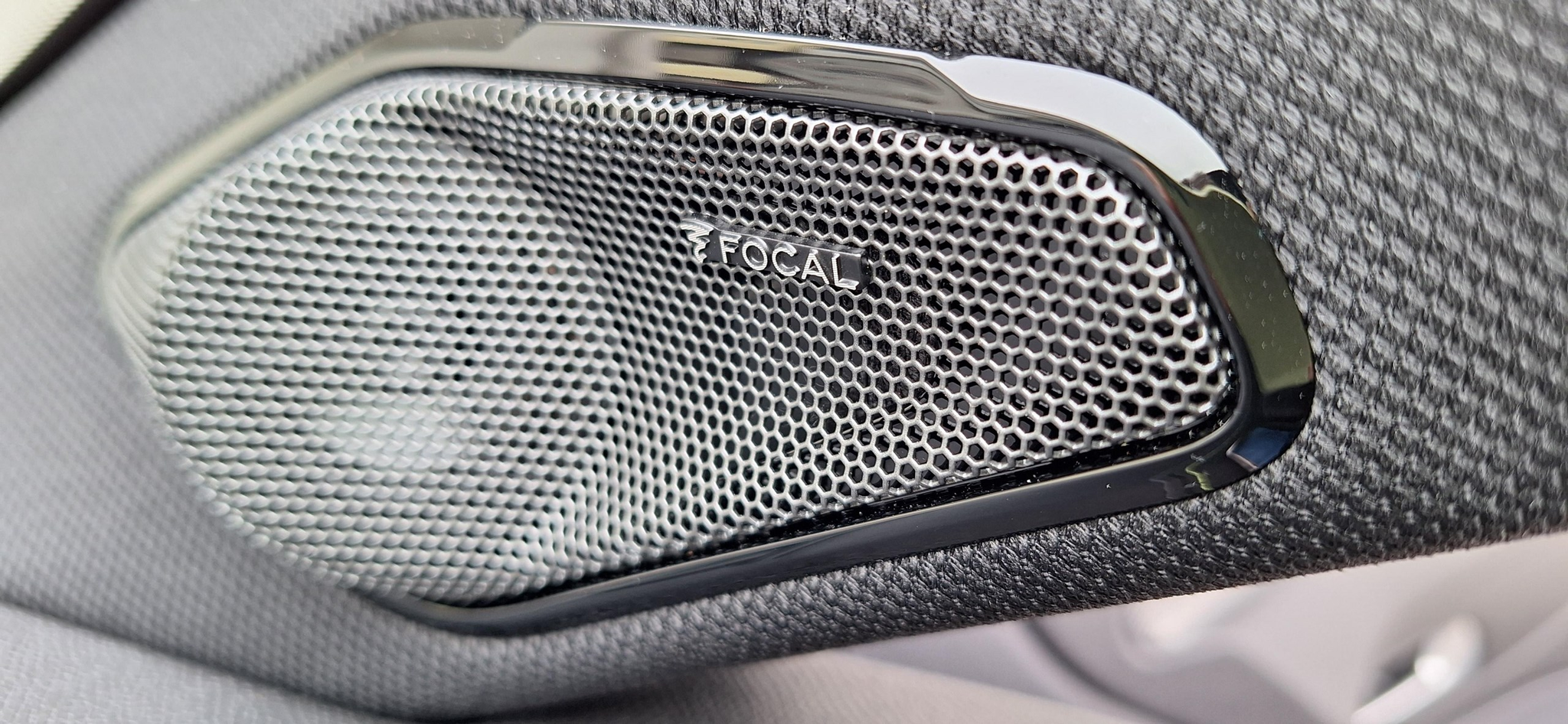 listing desktop thumbnail image 11