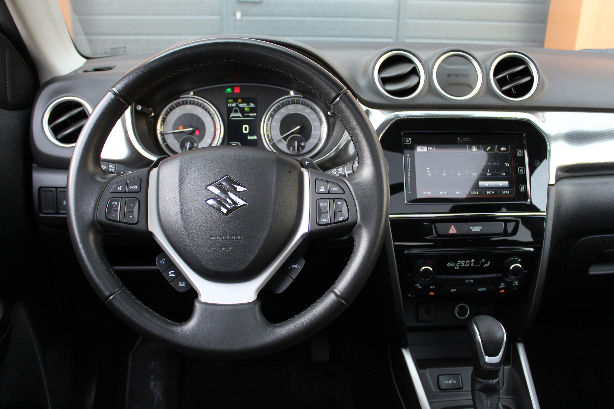 listing desktop thumbnail image 8