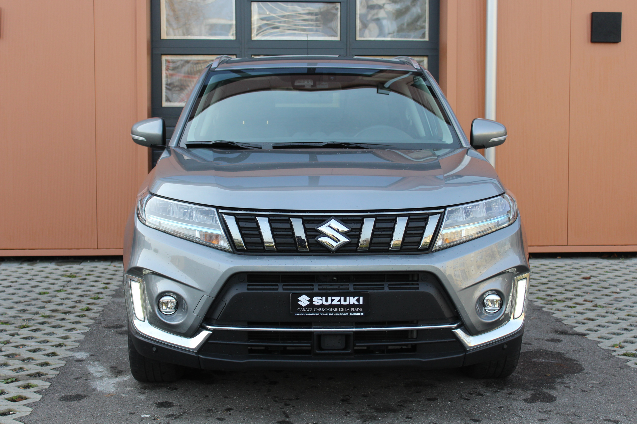 listing desktop thumbnail image 1