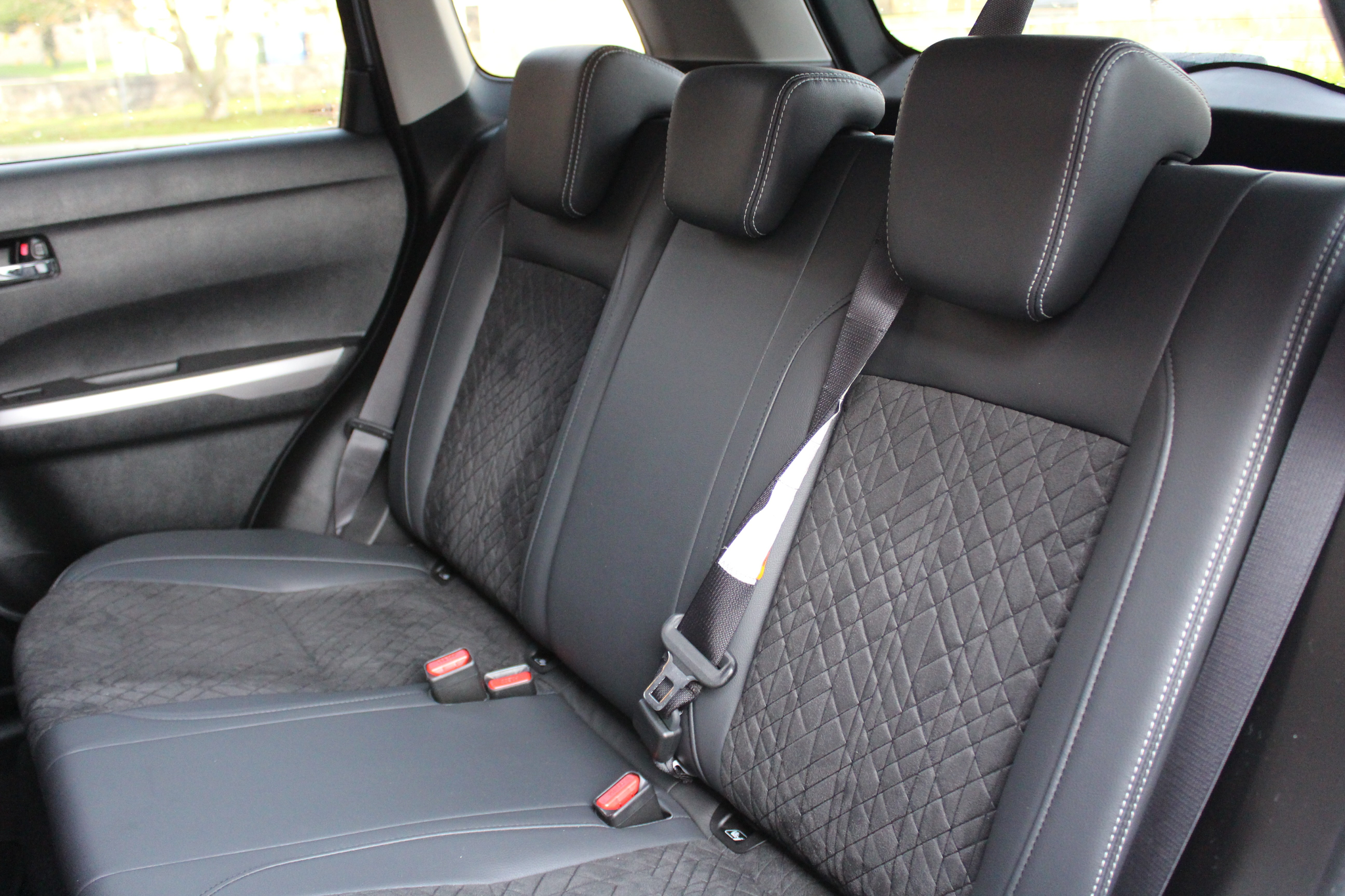 listing desktop thumbnail image 23