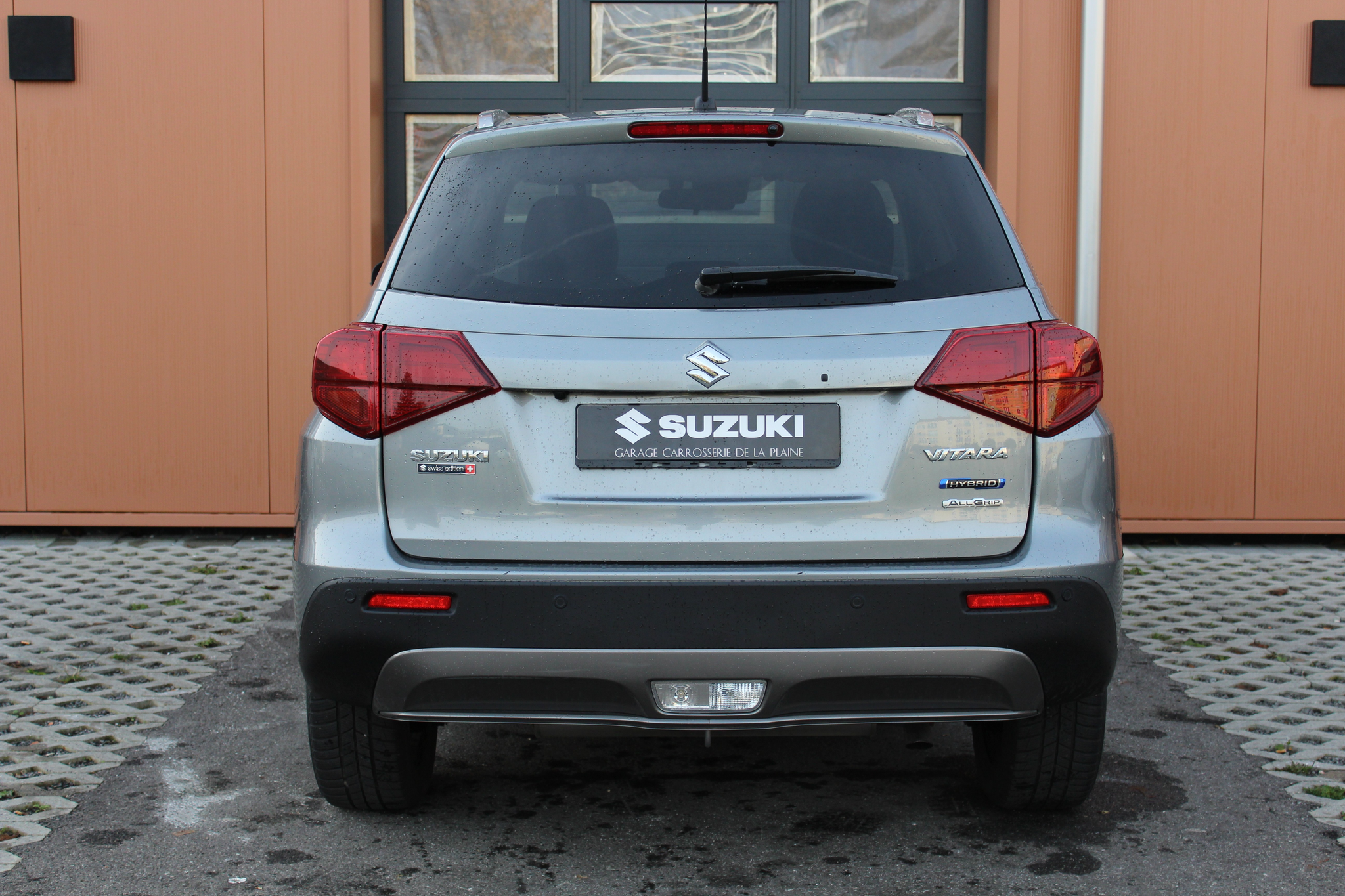 listing desktop thumbnail image 5