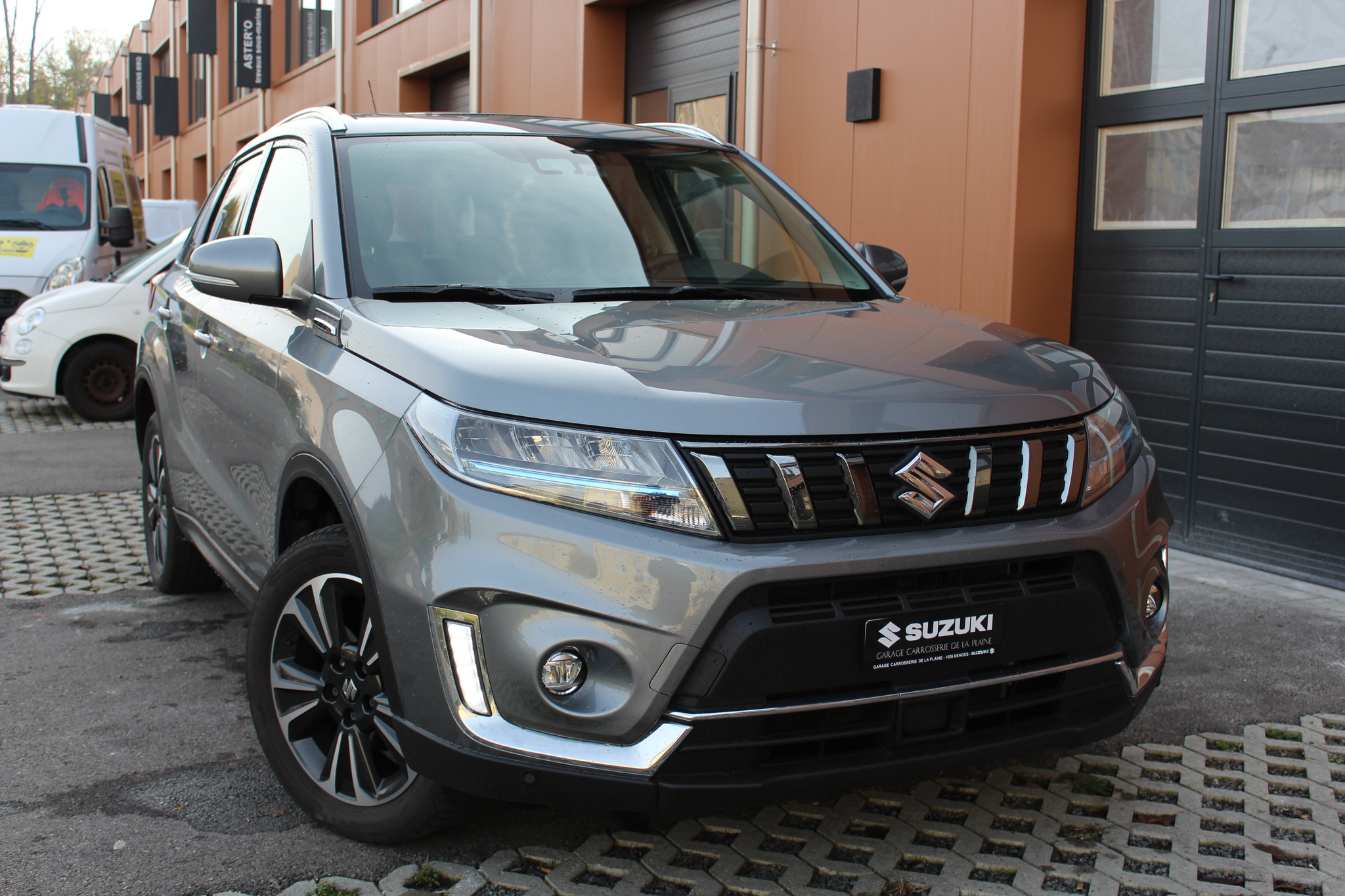 listing desktop thumbnail image 2