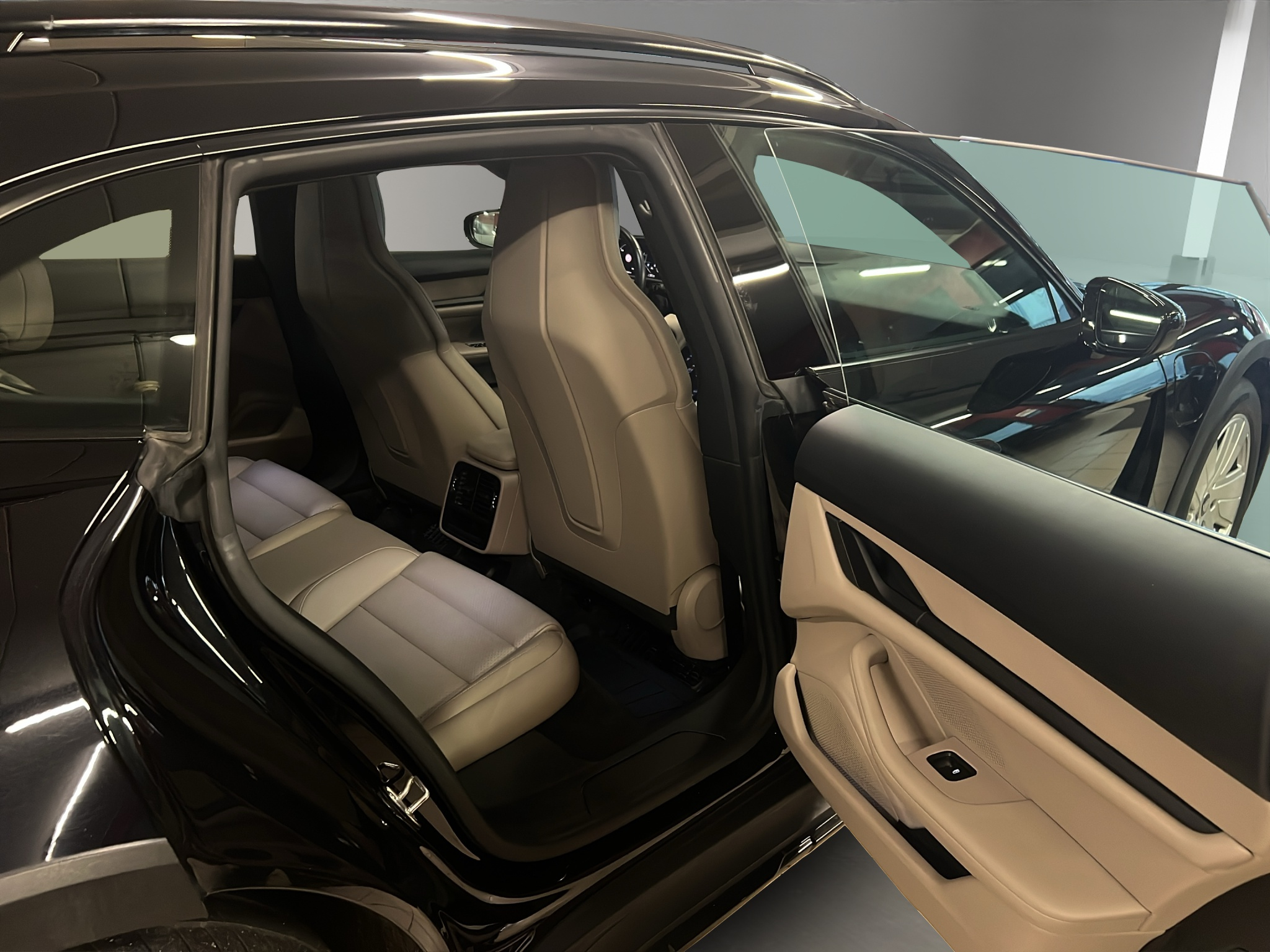 listing desktop thumbnail image 14