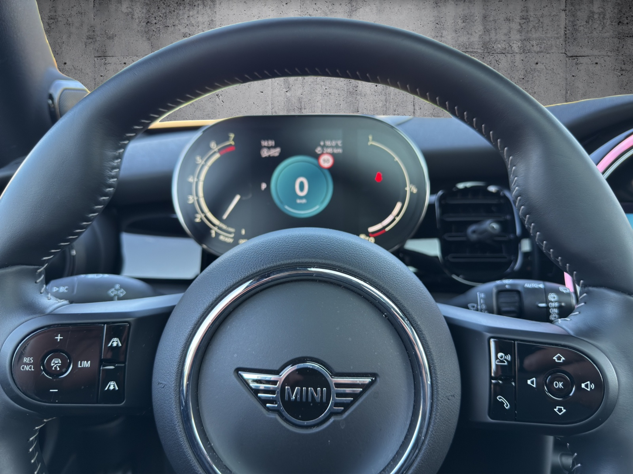 listing desktop thumbnail image 10