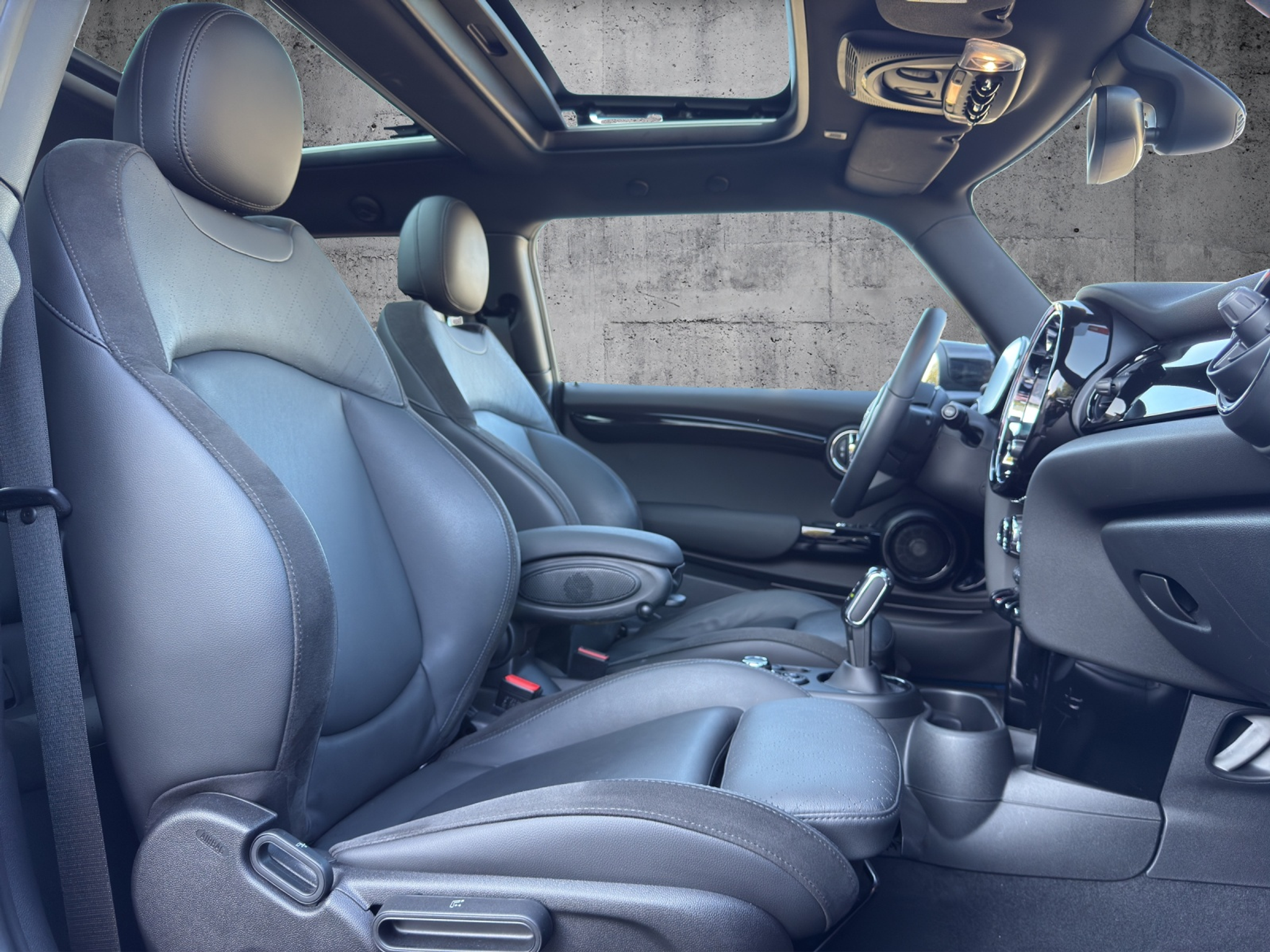 listing desktop thumbnail image 15