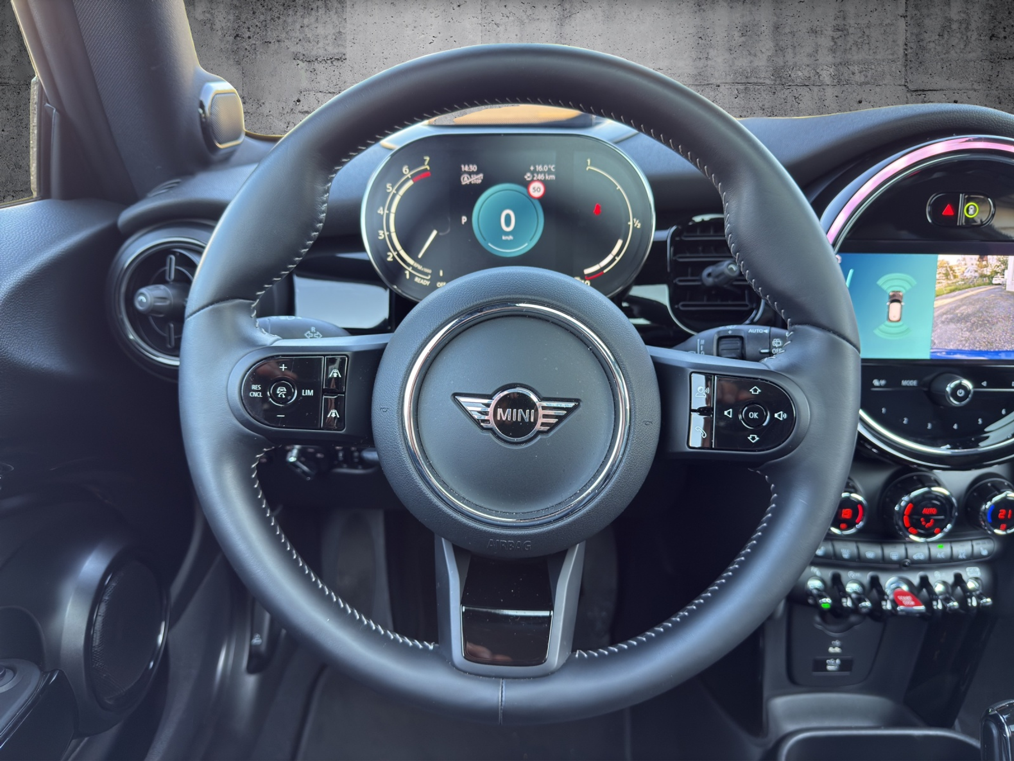 listing desktop thumbnail image 9