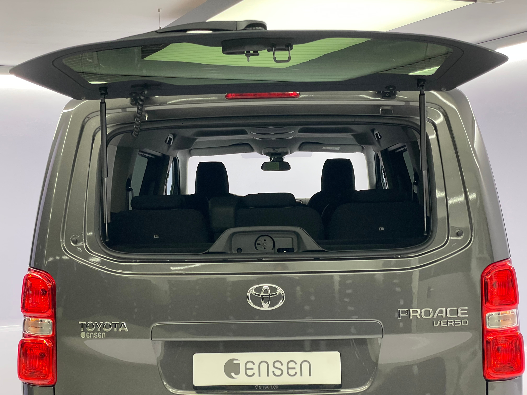 listing desktop thumbnail image 12