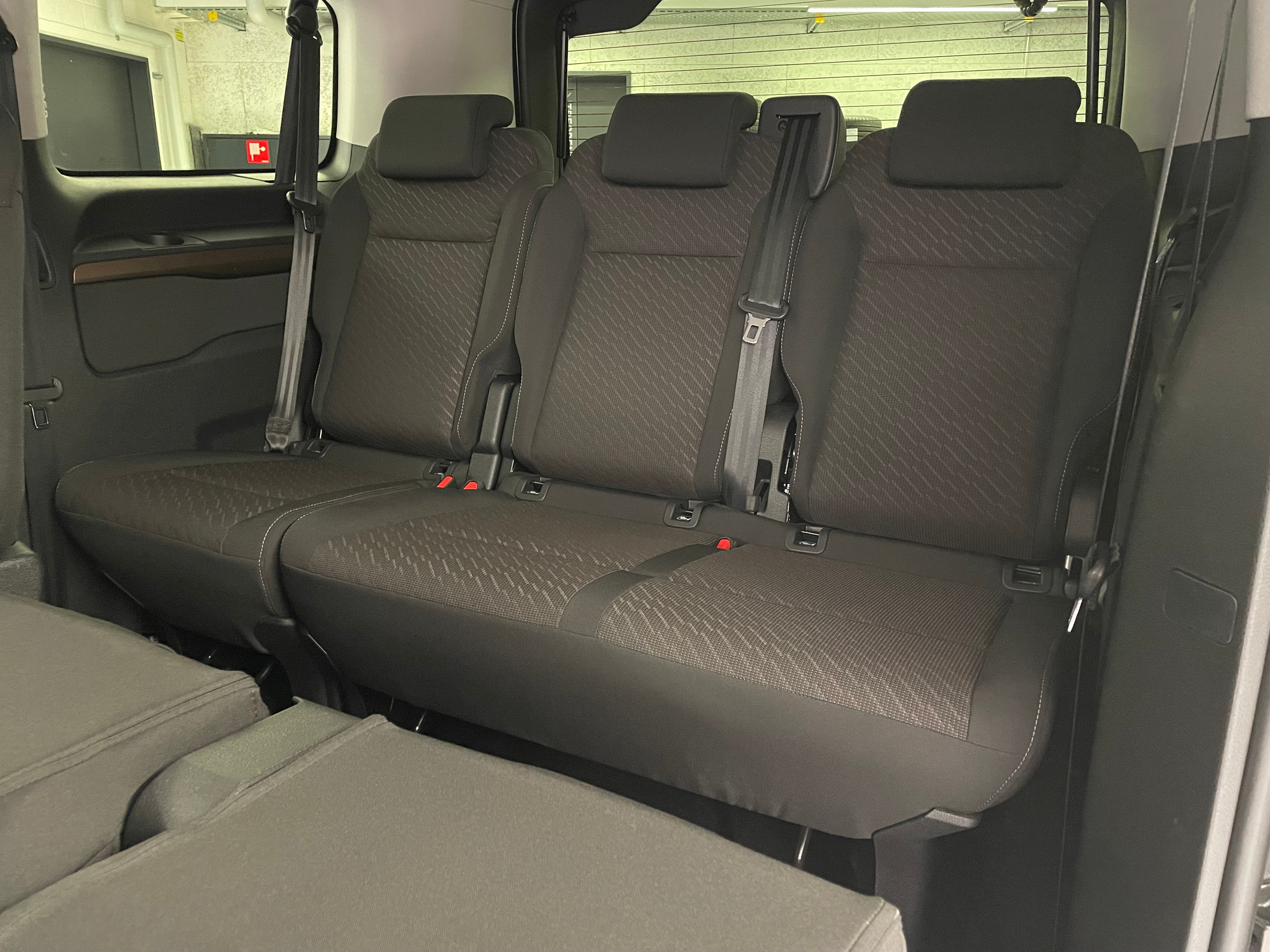 listing desktop thumbnail image 11