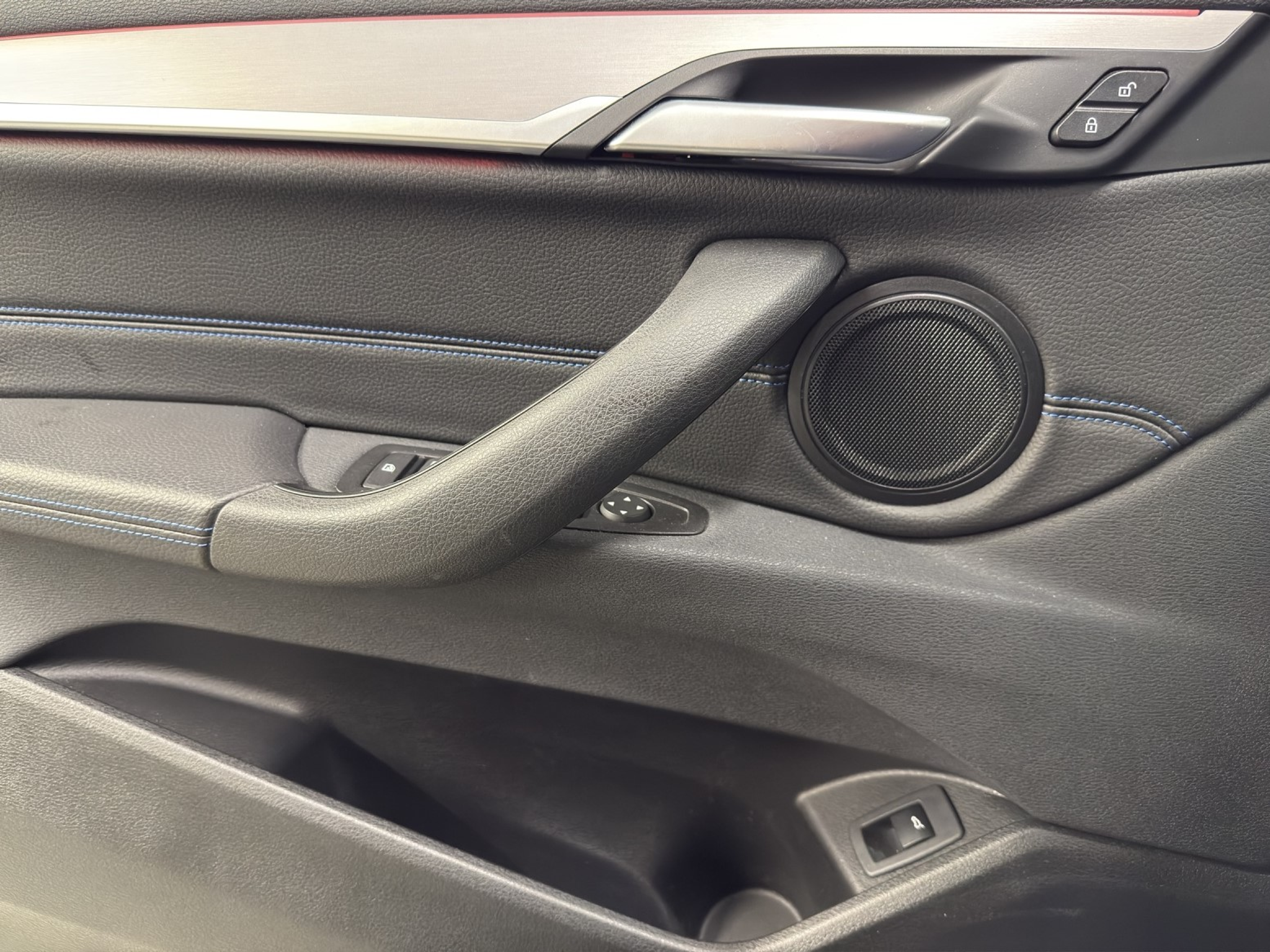 listing desktop thumbnail image 14