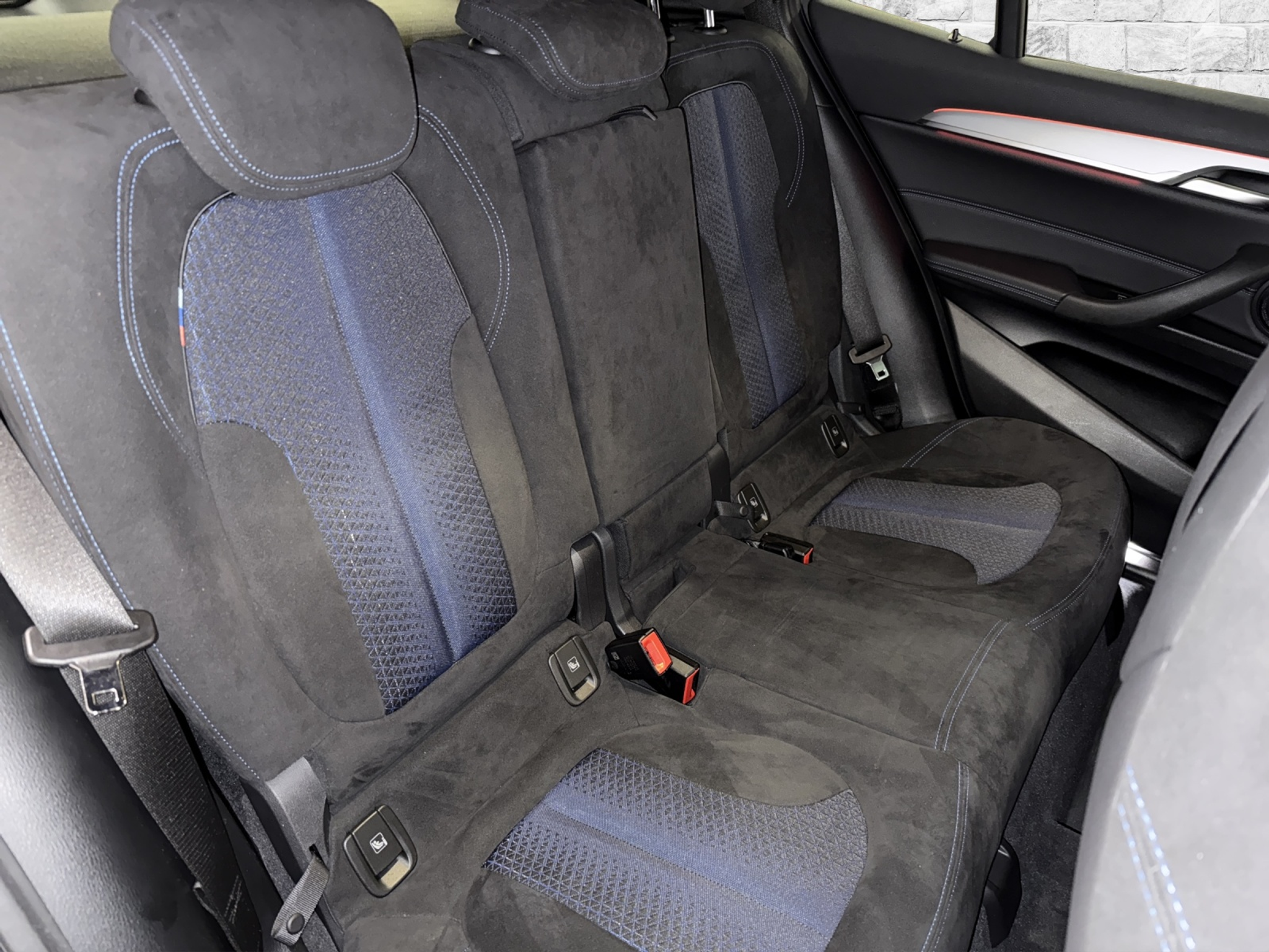 listing desktop thumbnail image 18