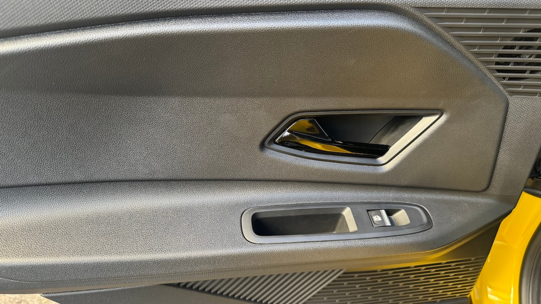 listing desktop thumbnail image 25