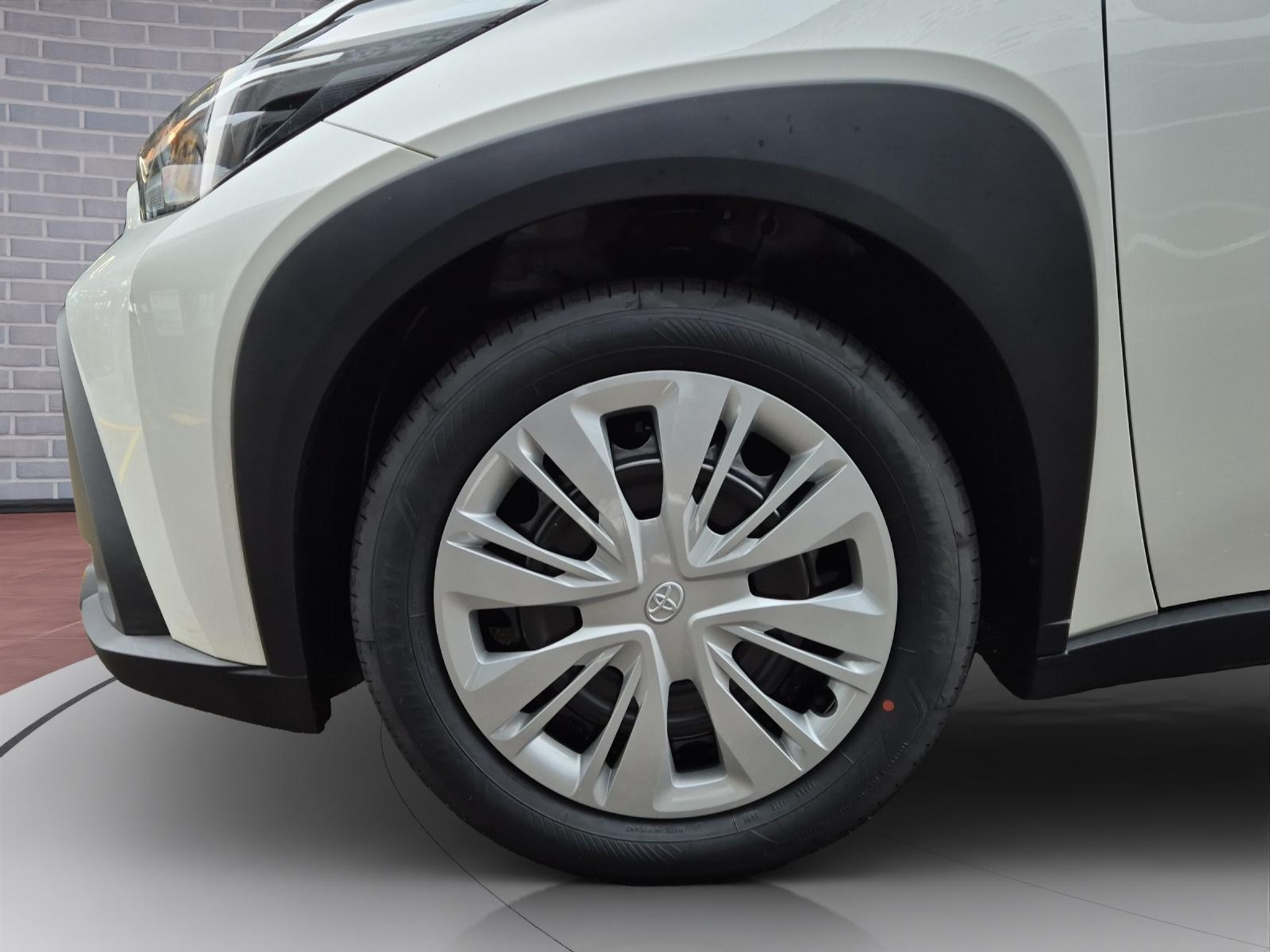 listing desktop thumbnail image 6