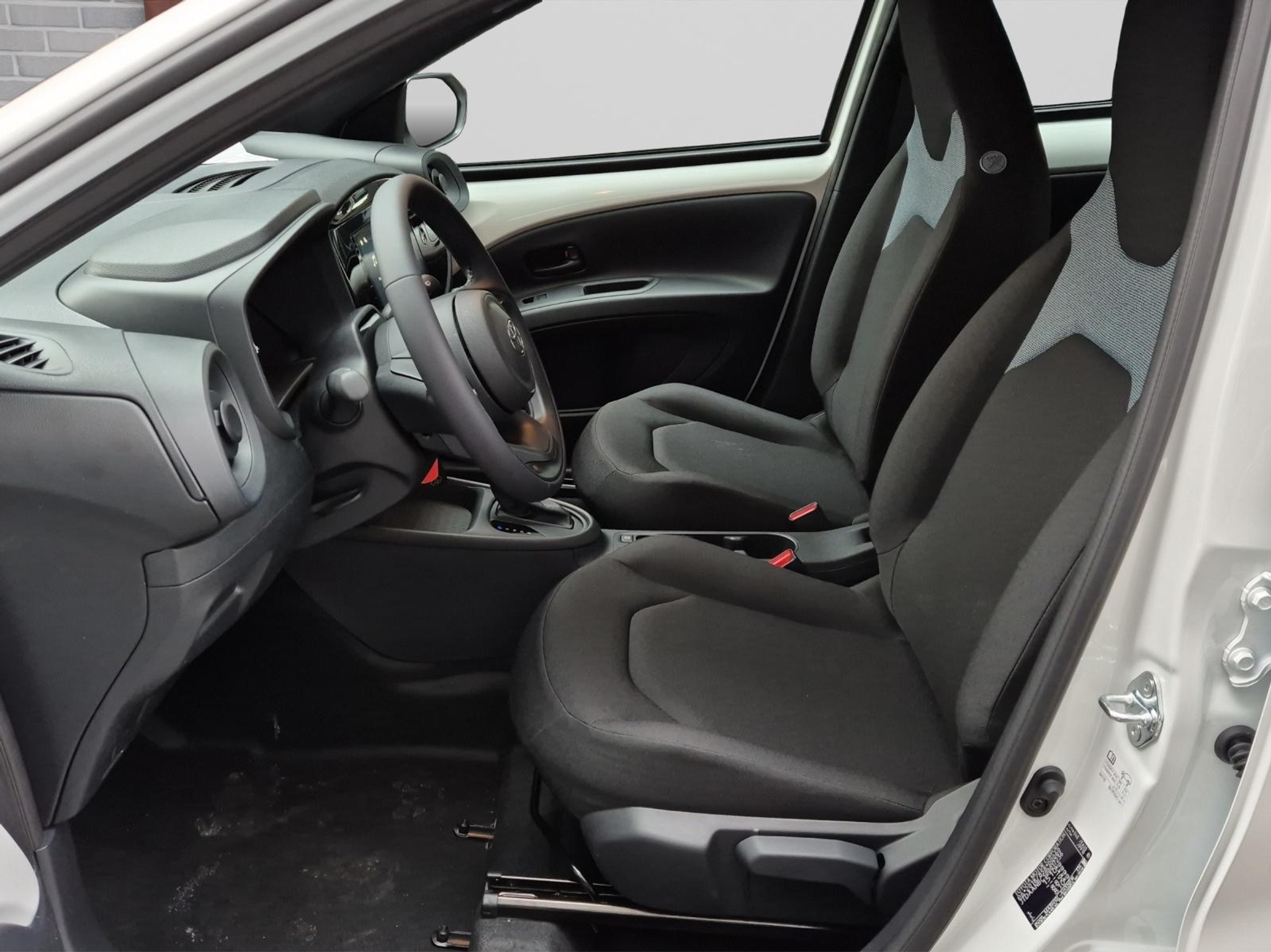 listing desktop thumbnail image 7