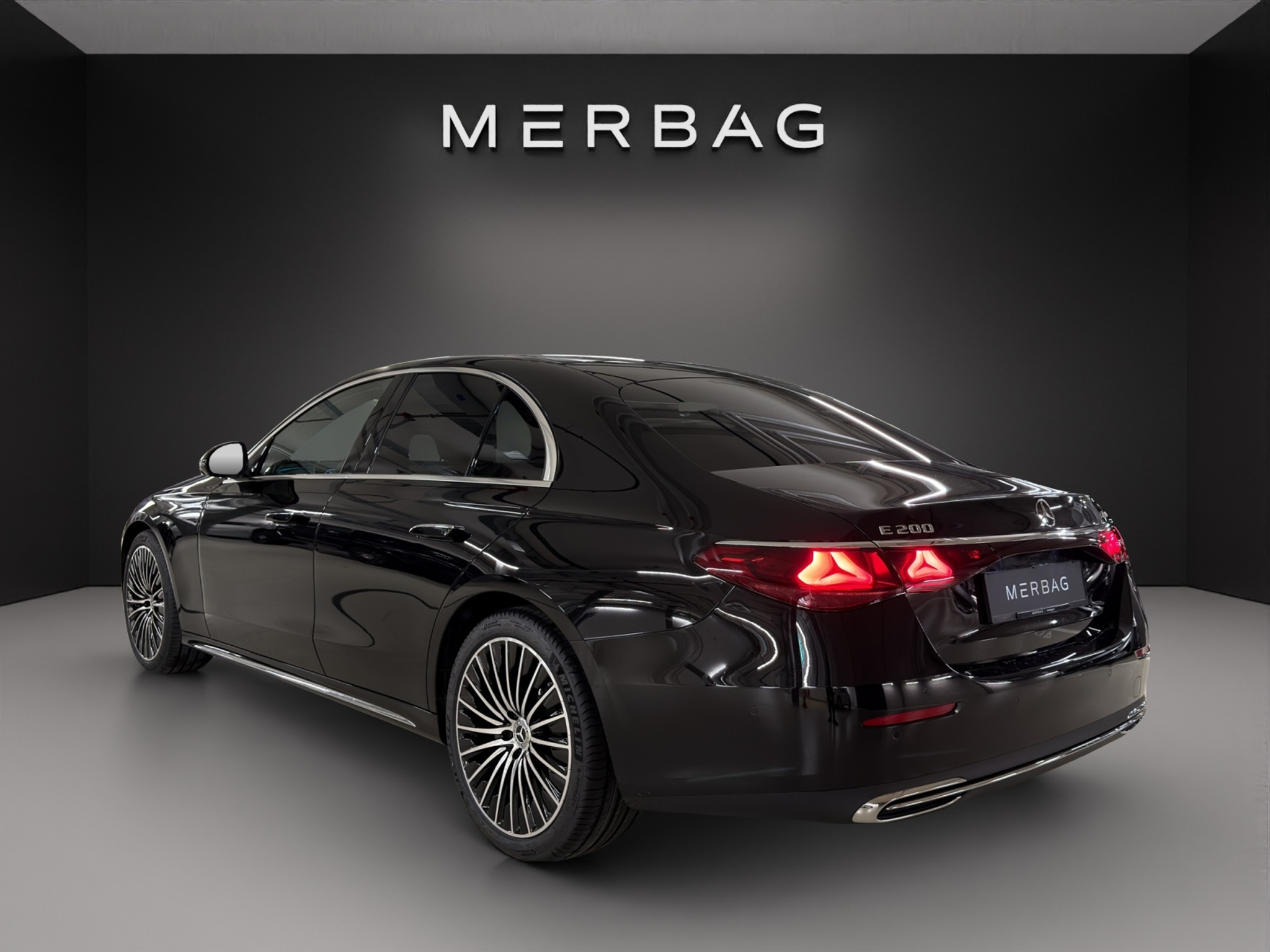 listing desktop thumbnail image 4