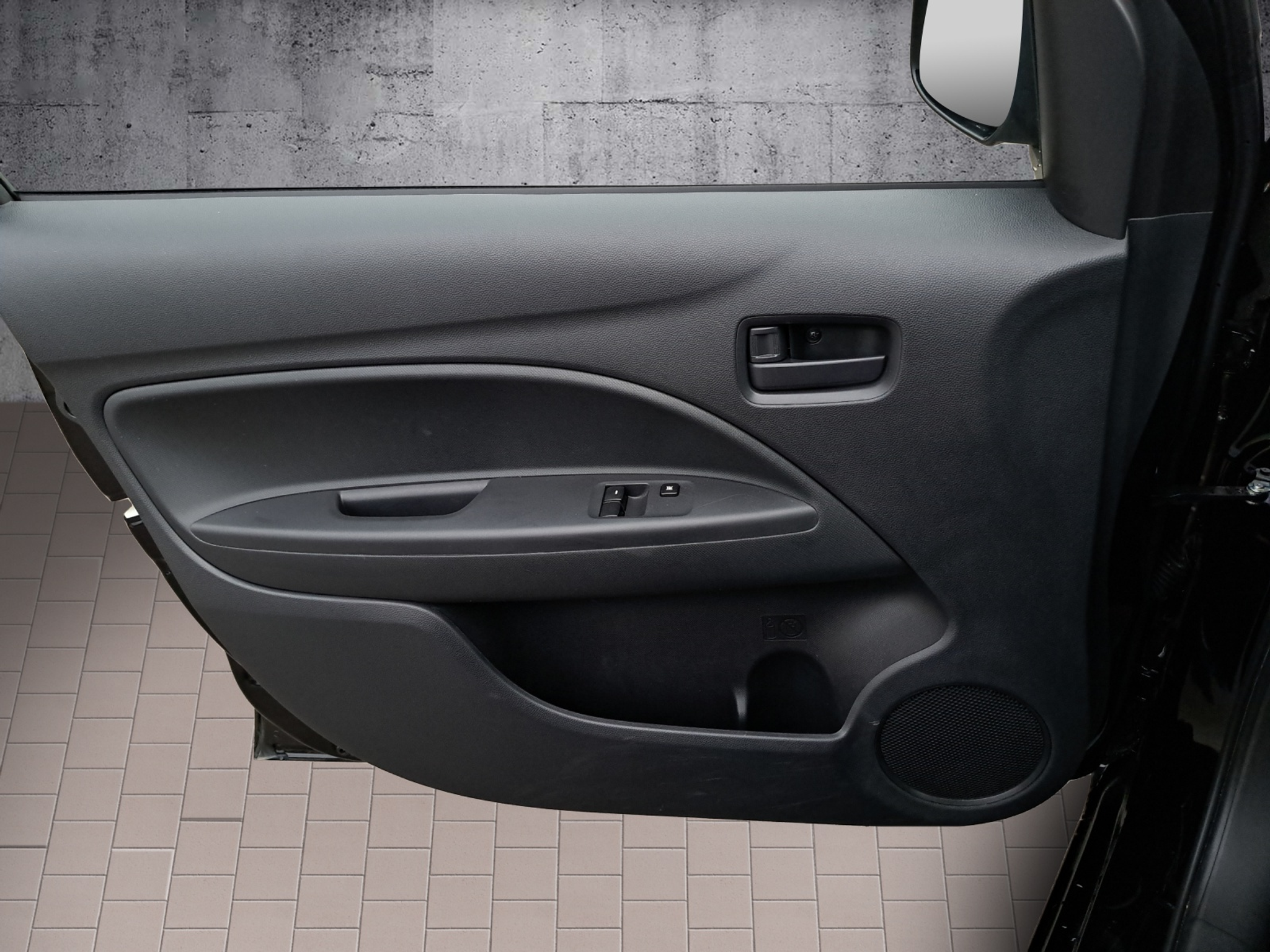 listing desktop thumbnail image 14