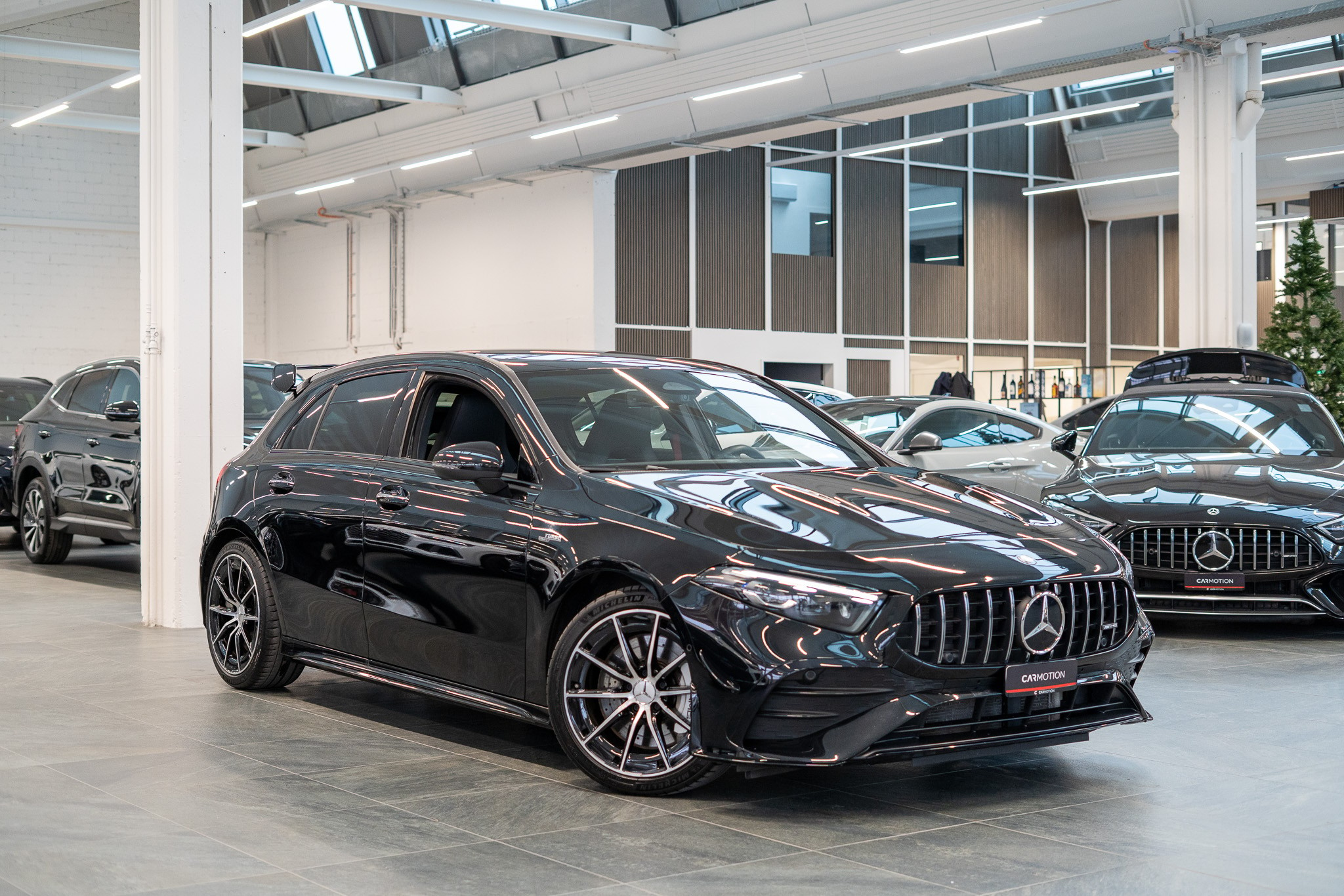 listing desktop thumbnail image 2