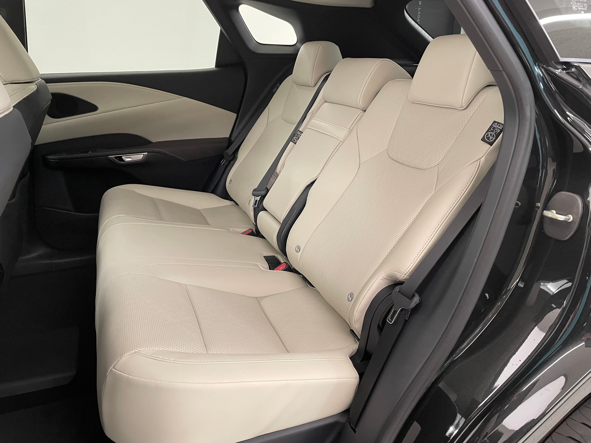 listing desktop thumbnail image 9