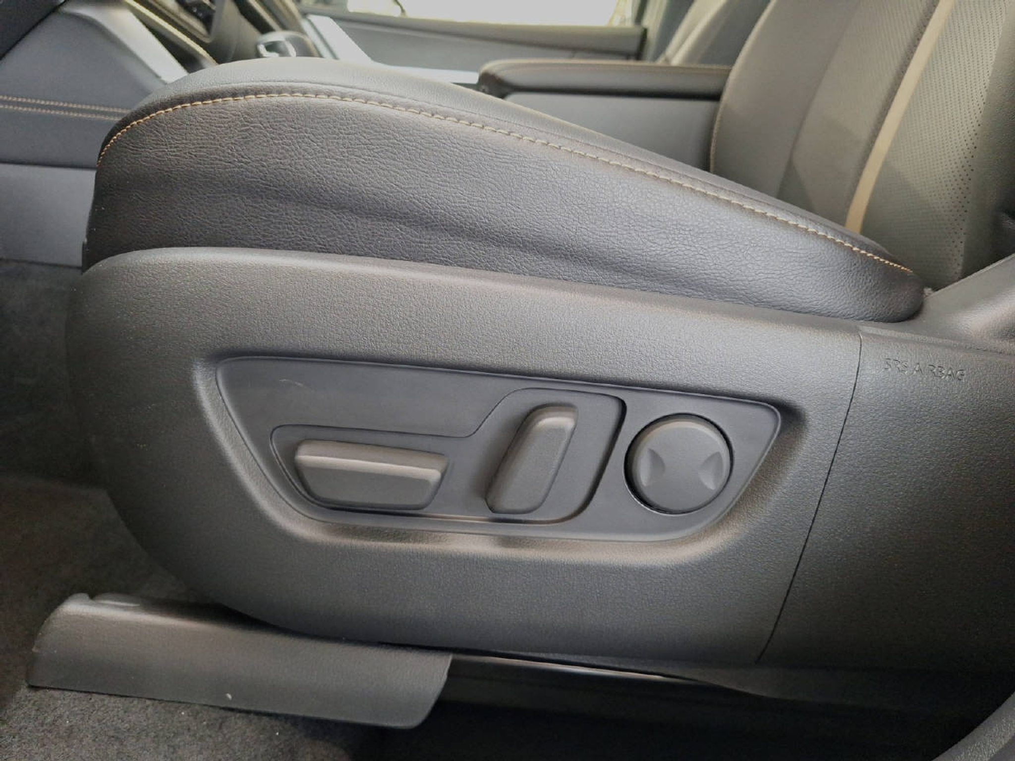 listing desktop thumbnail image 9