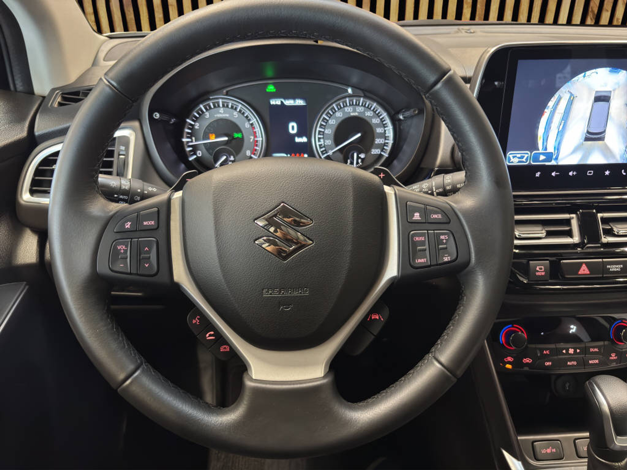 listing desktop thumbnail image 8