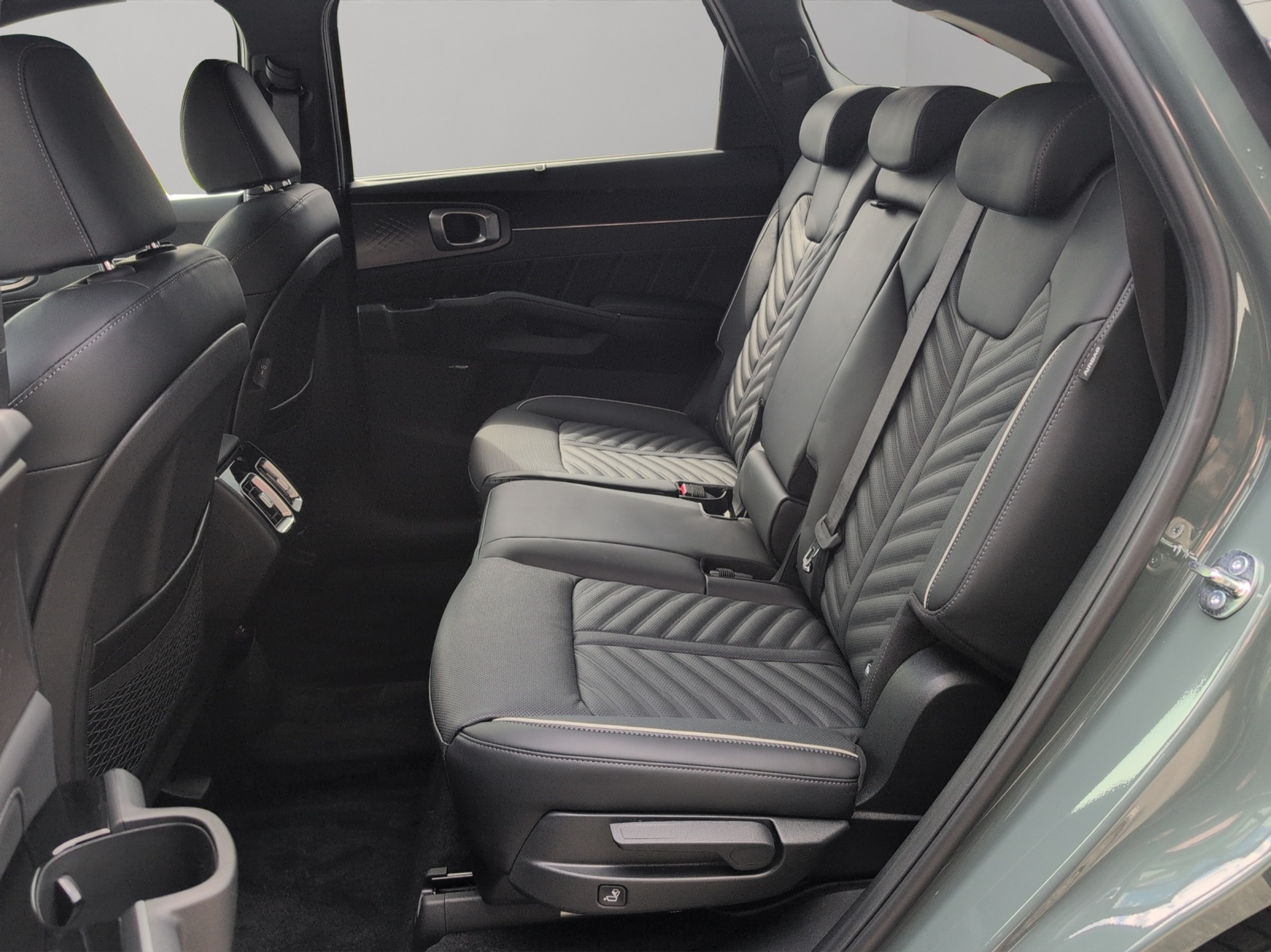 listing desktop thumbnail image 12