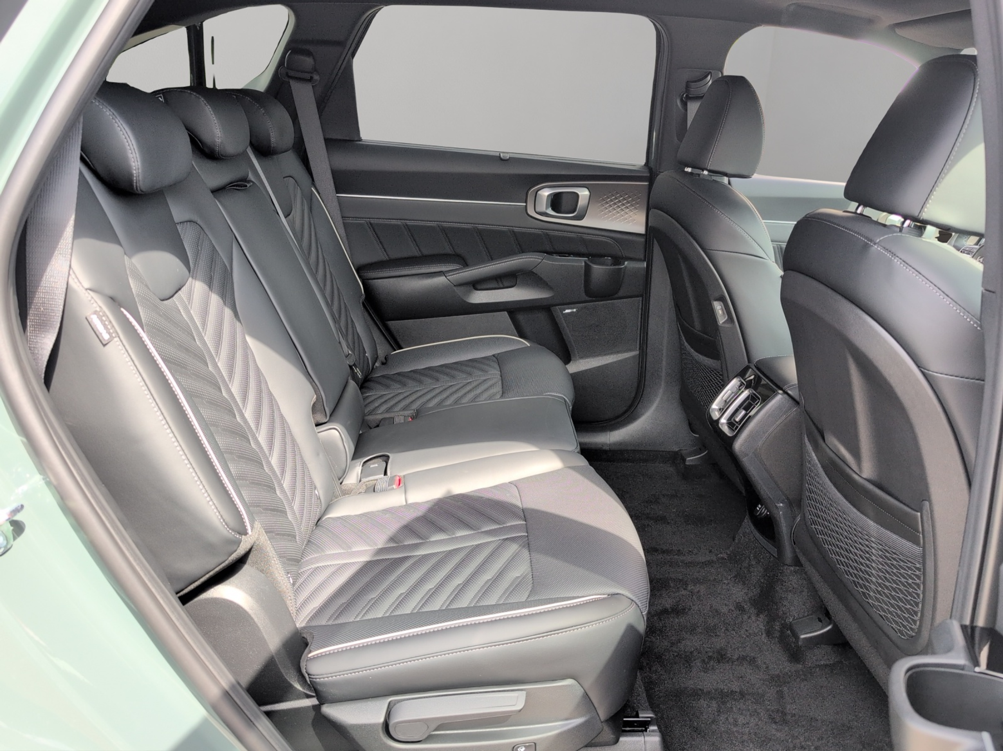 listing desktop thumbnail image 11