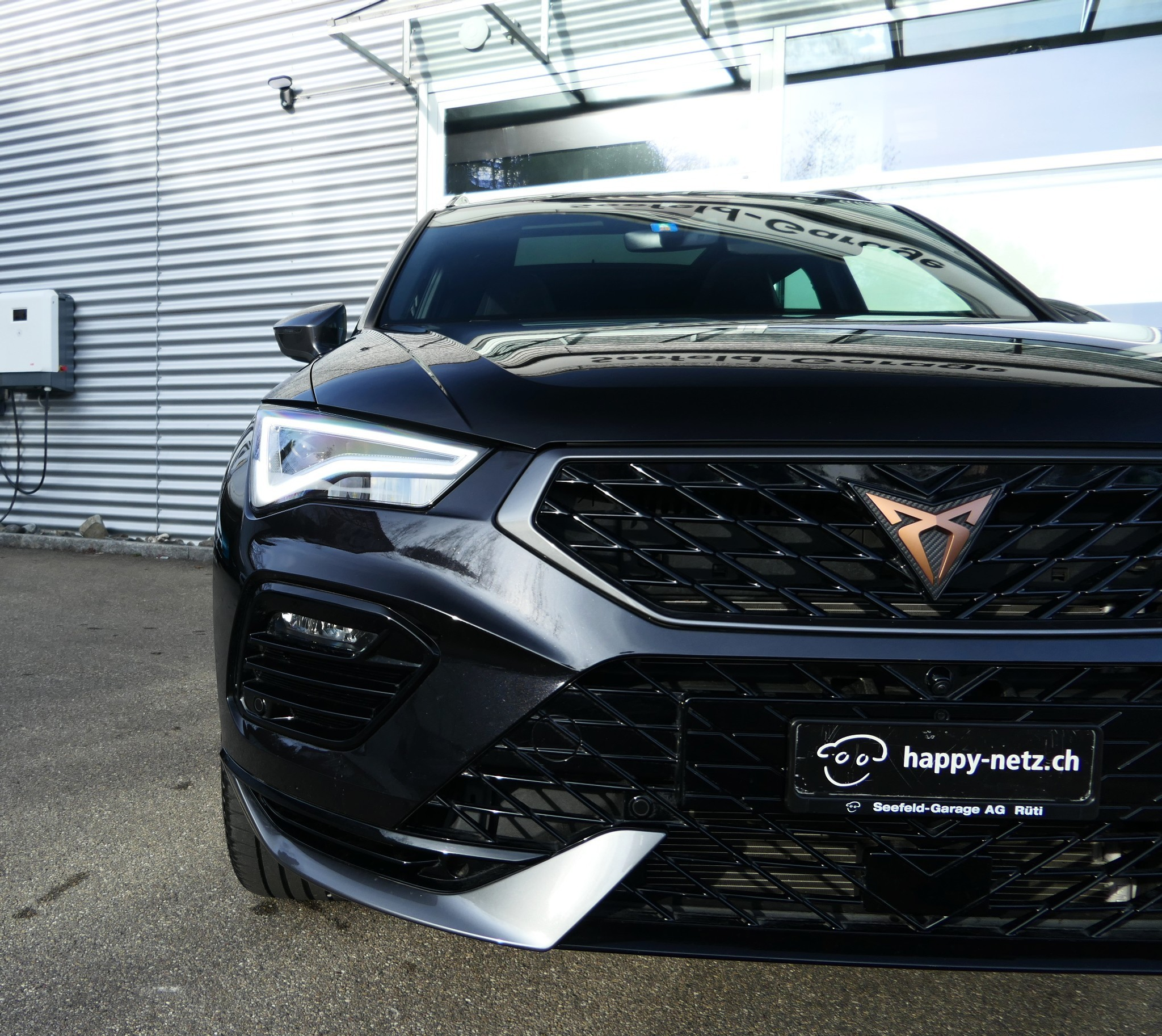 listing desktop thumbnail image 2