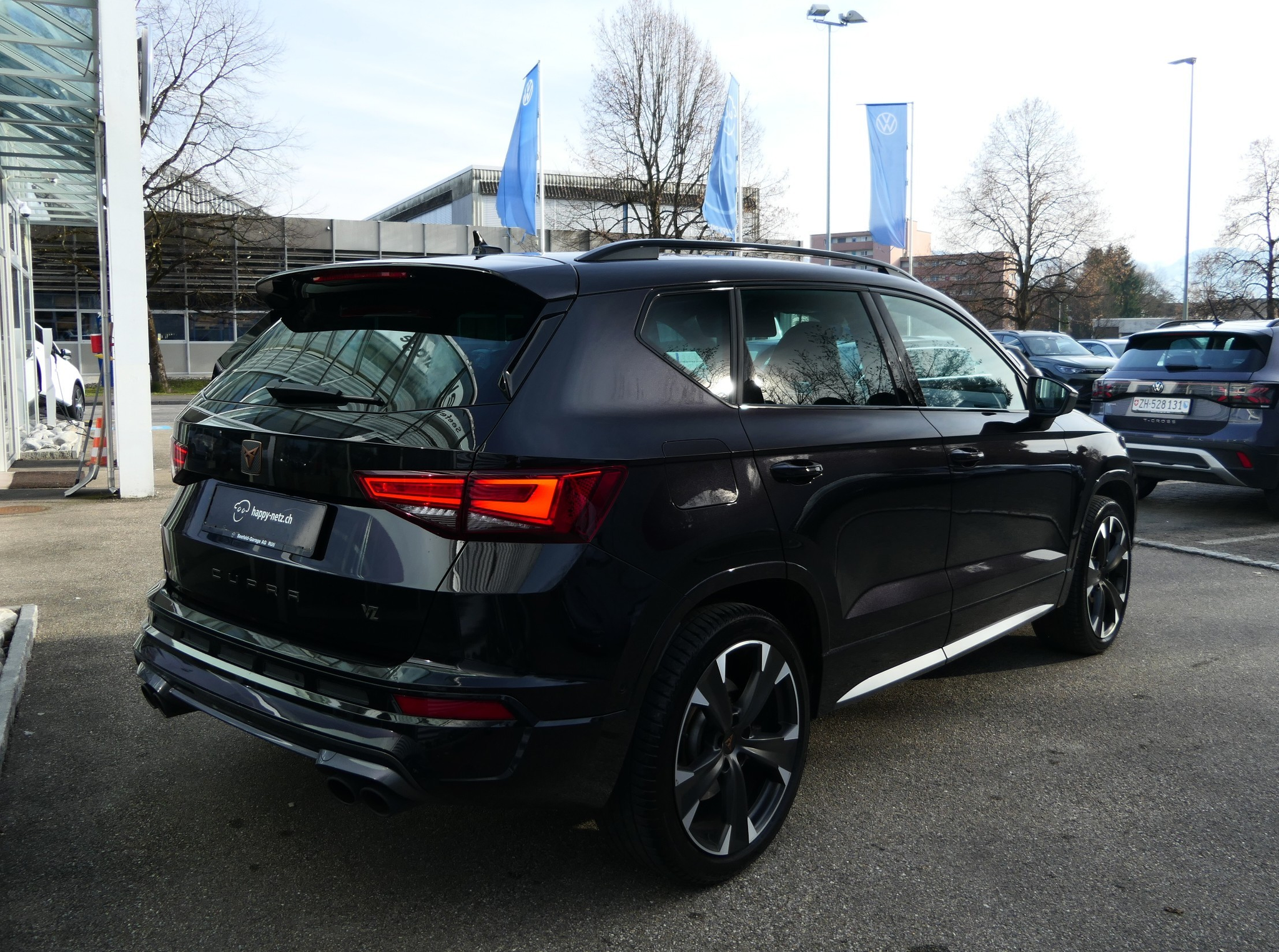 listing desktop thumbnail image 4