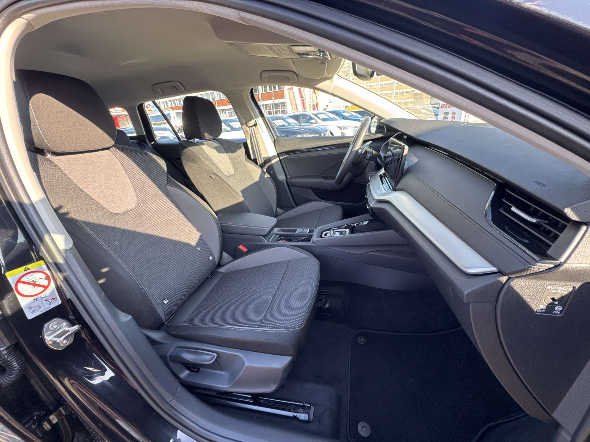 listing desktop thumbnail image 12