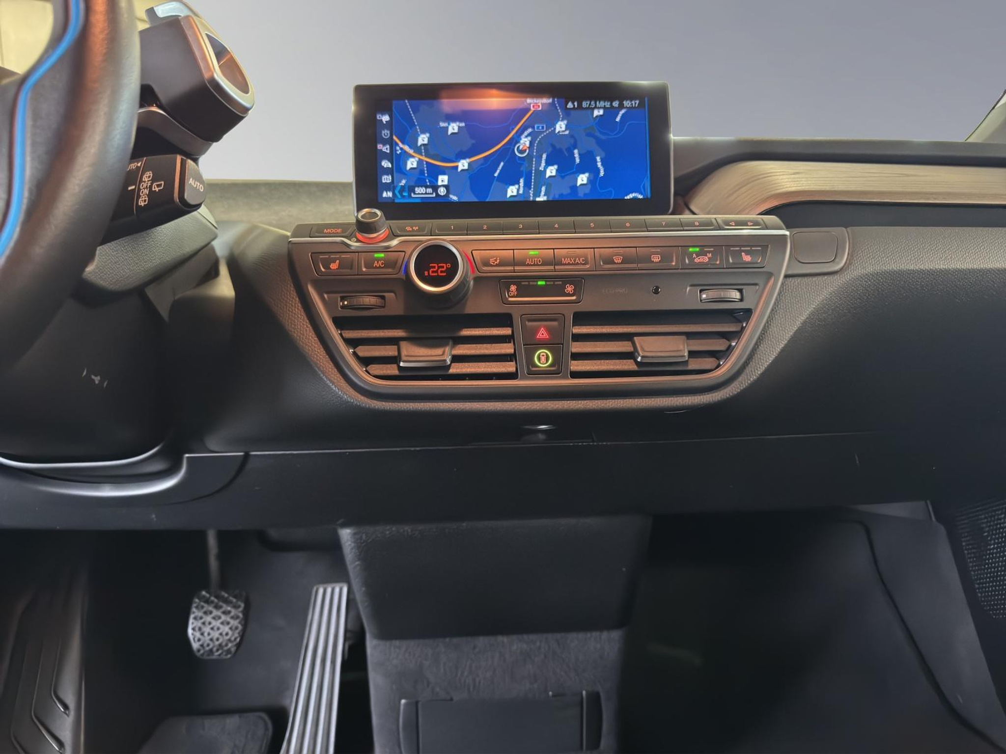 listing desktop thumbnail image 12