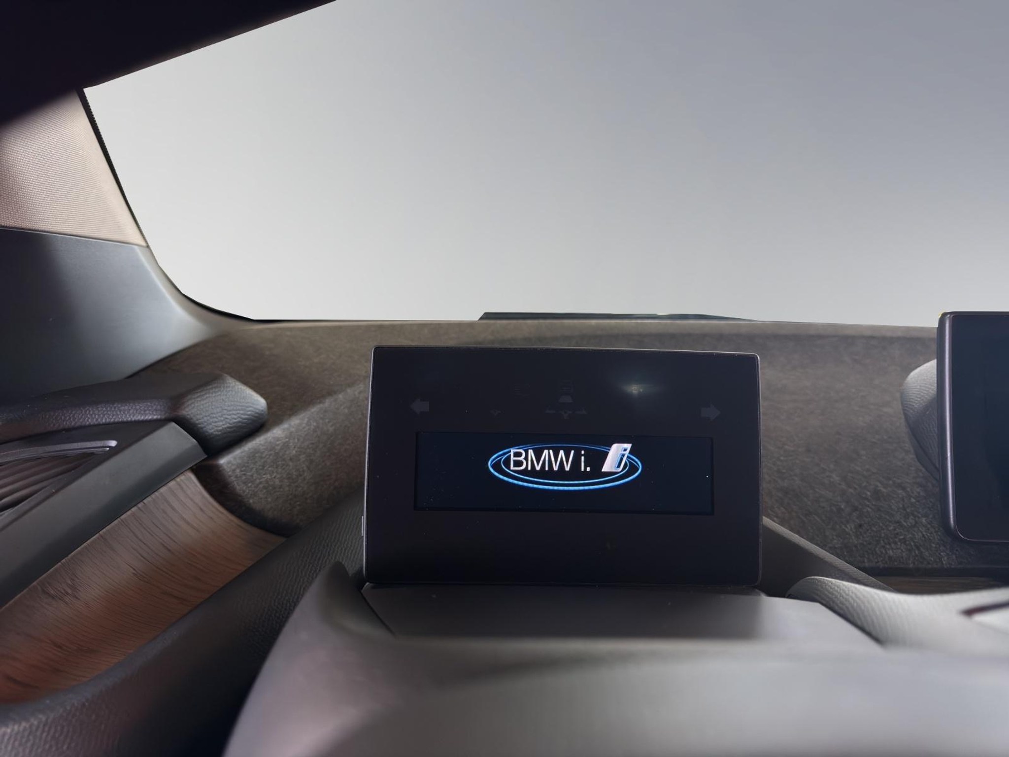 listing desktop thumbnail image 6