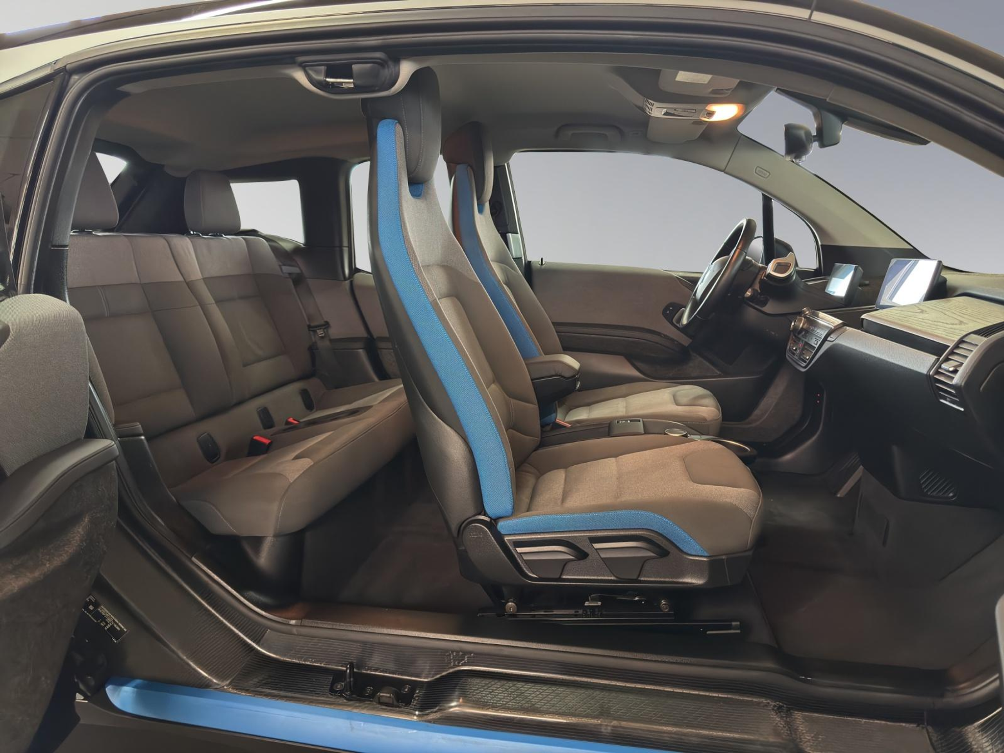 listing desktop thumbnail image 19