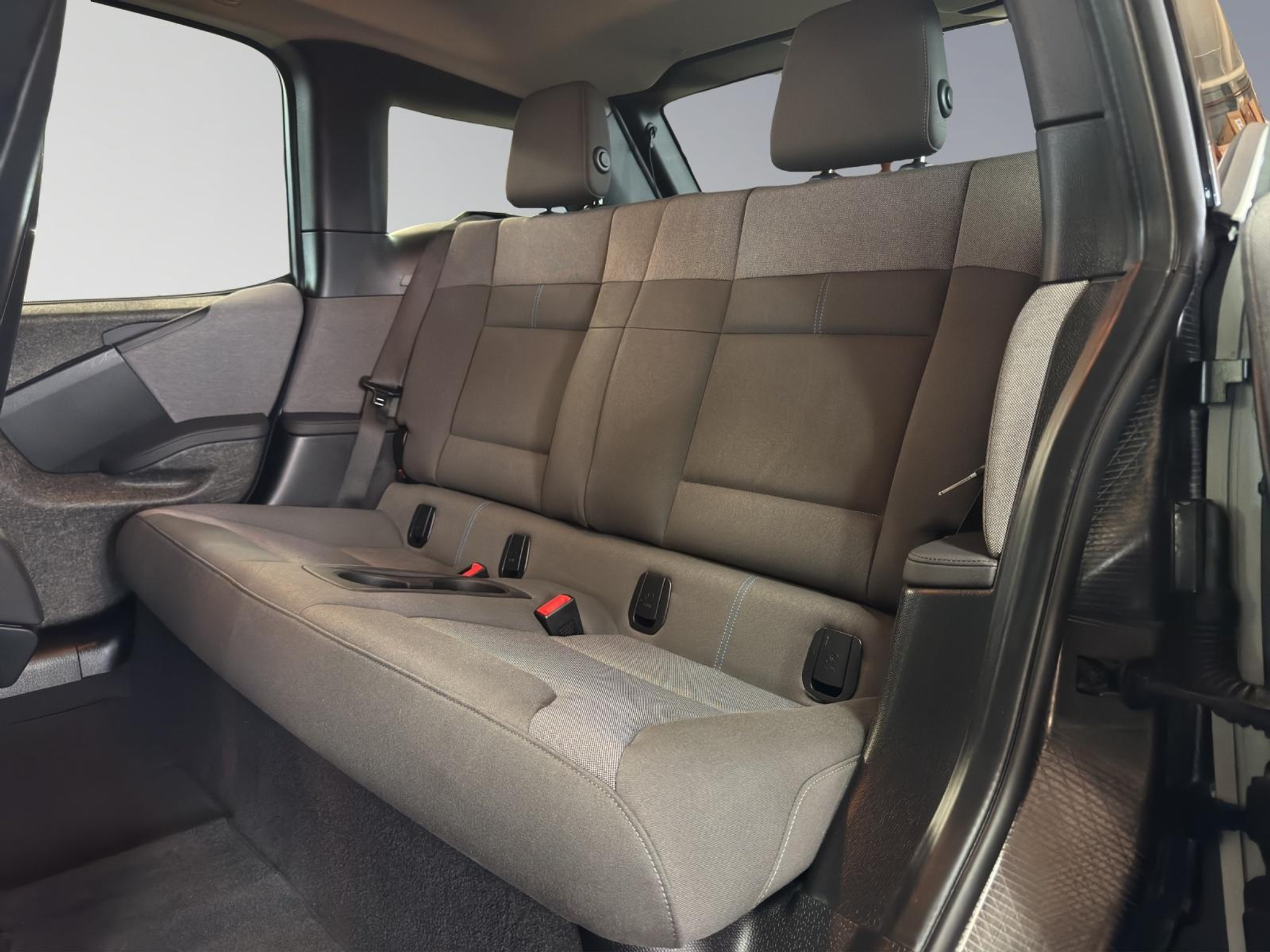 listing desktop thumbnail image 8