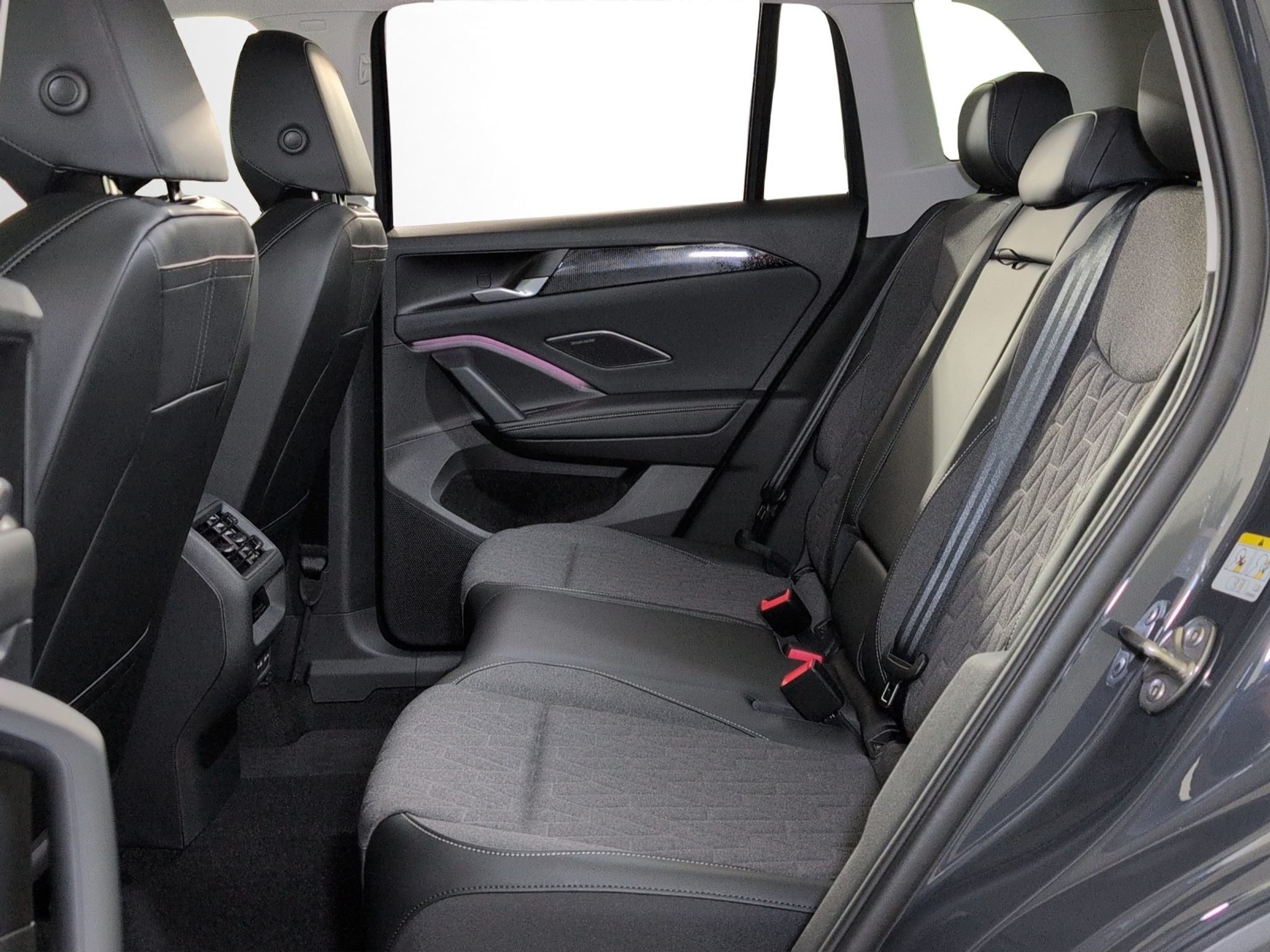 listing desktop thumbnail image 7