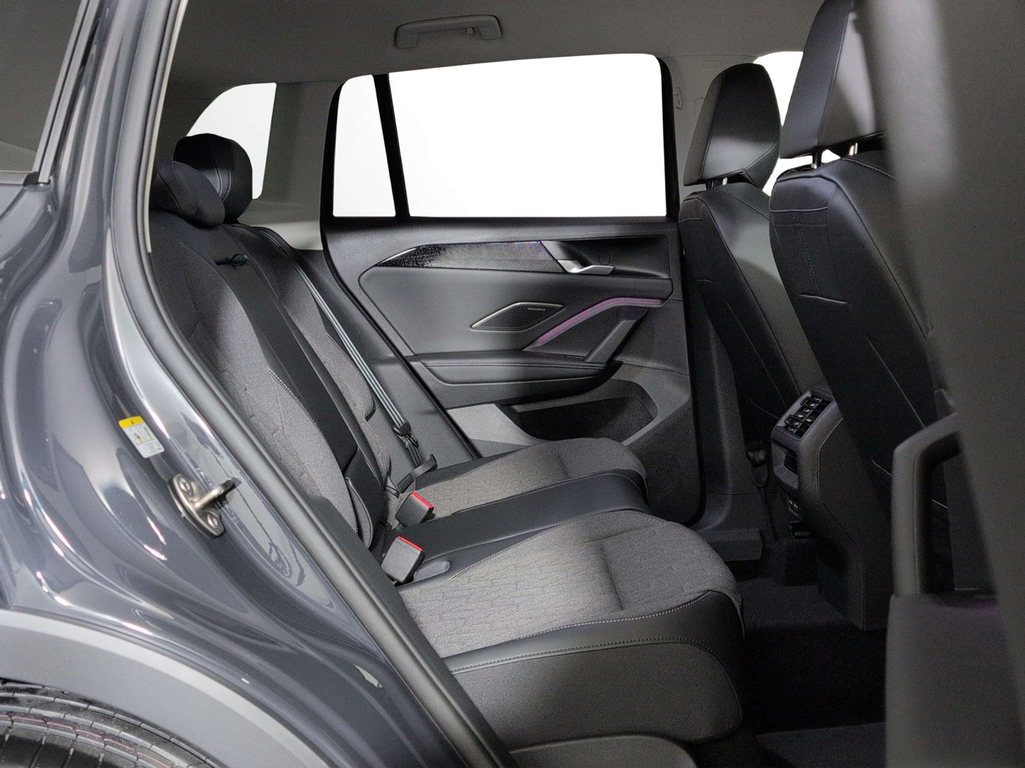 listing desktop thumbnail image 8