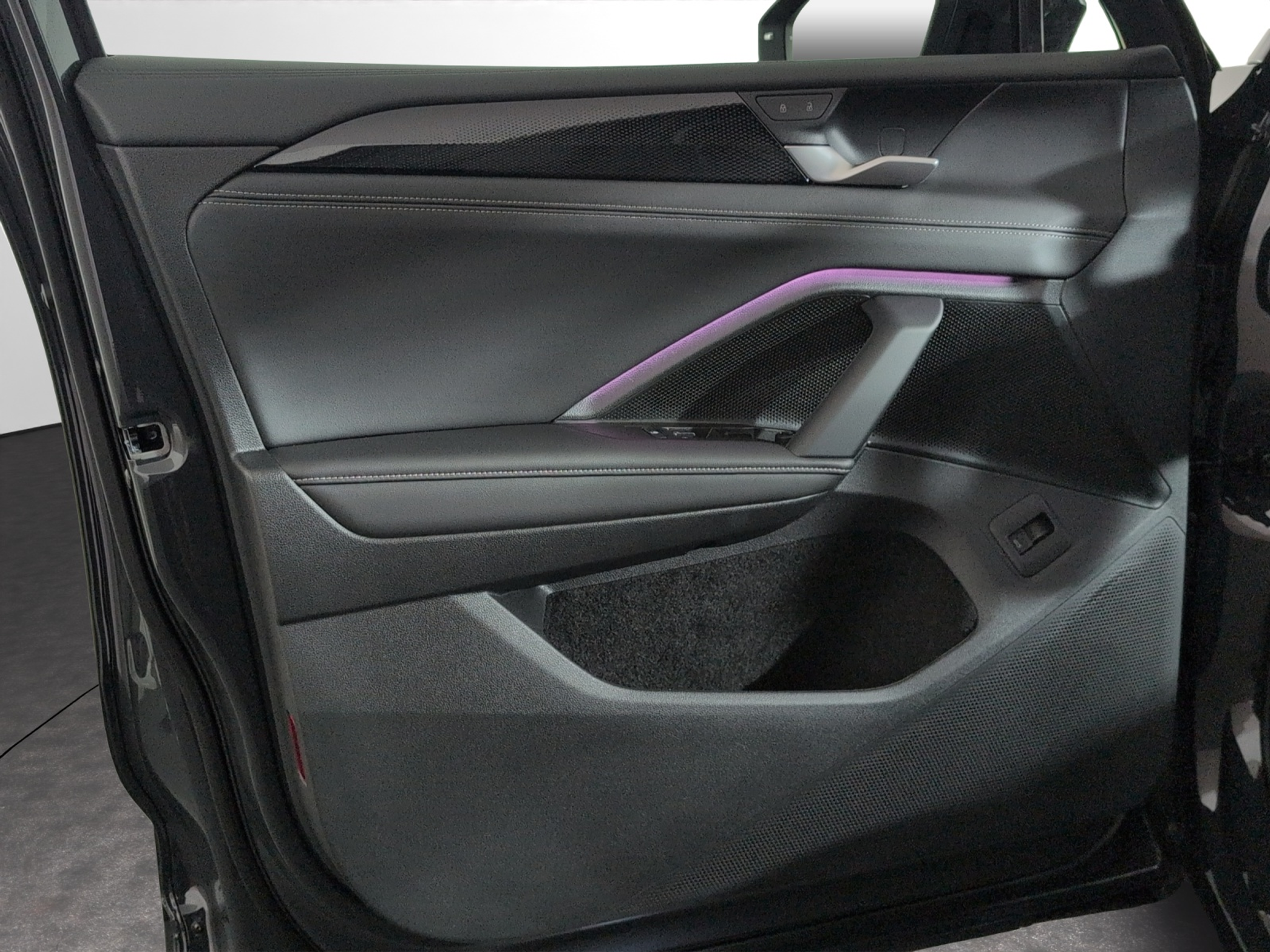 listing desktop thumbnail image 13