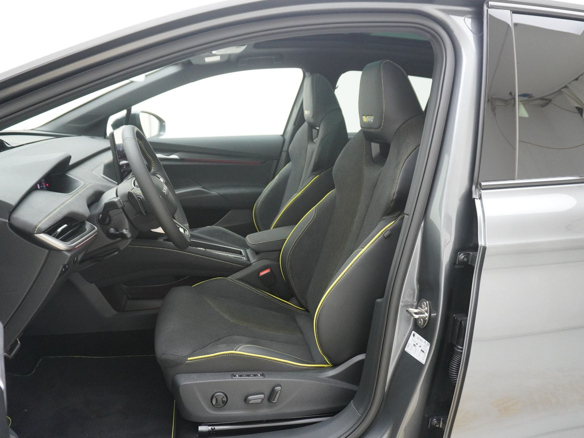 listing desktop thumbnail image 12