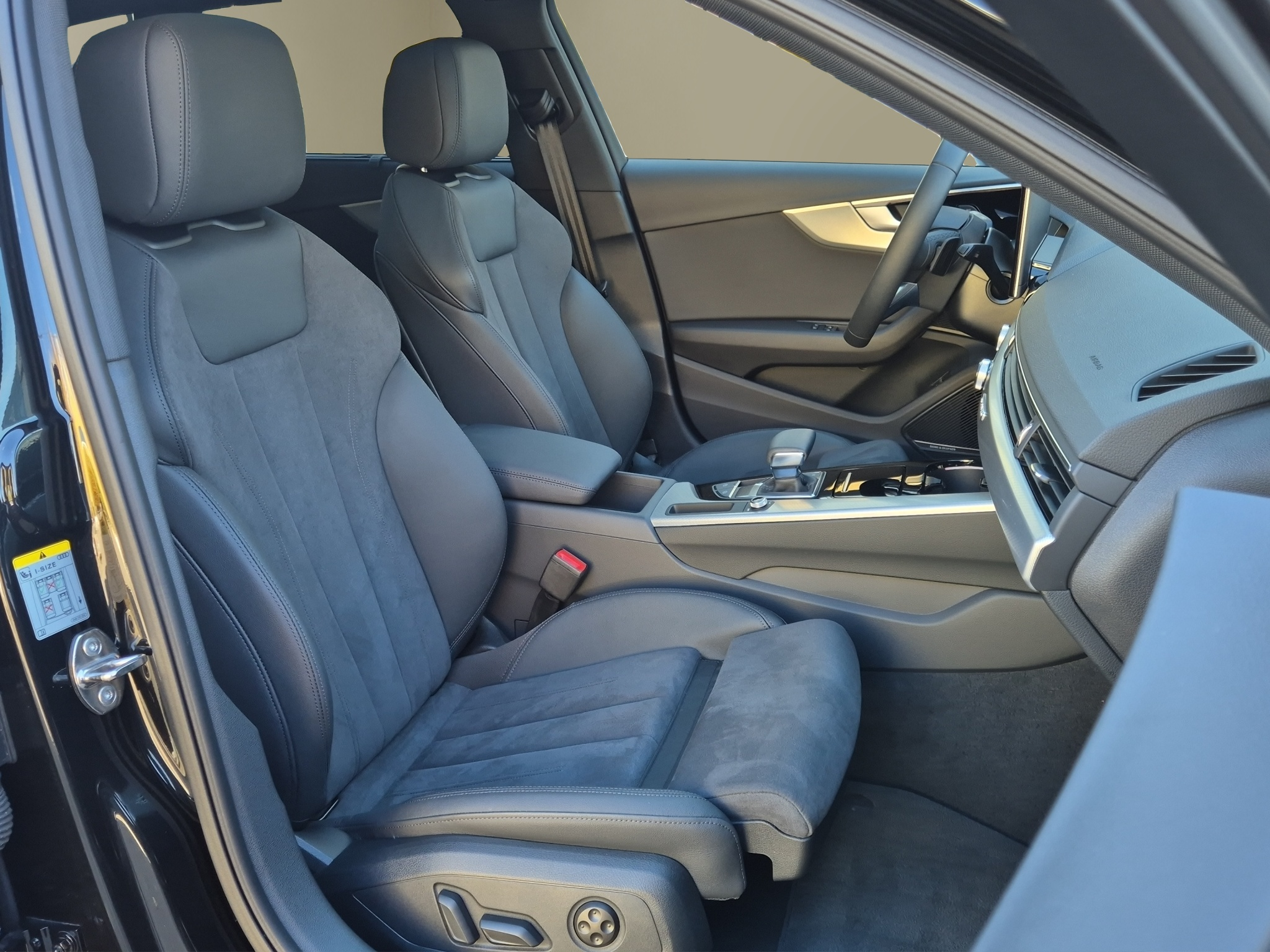 listing desktop thumbnail image 15