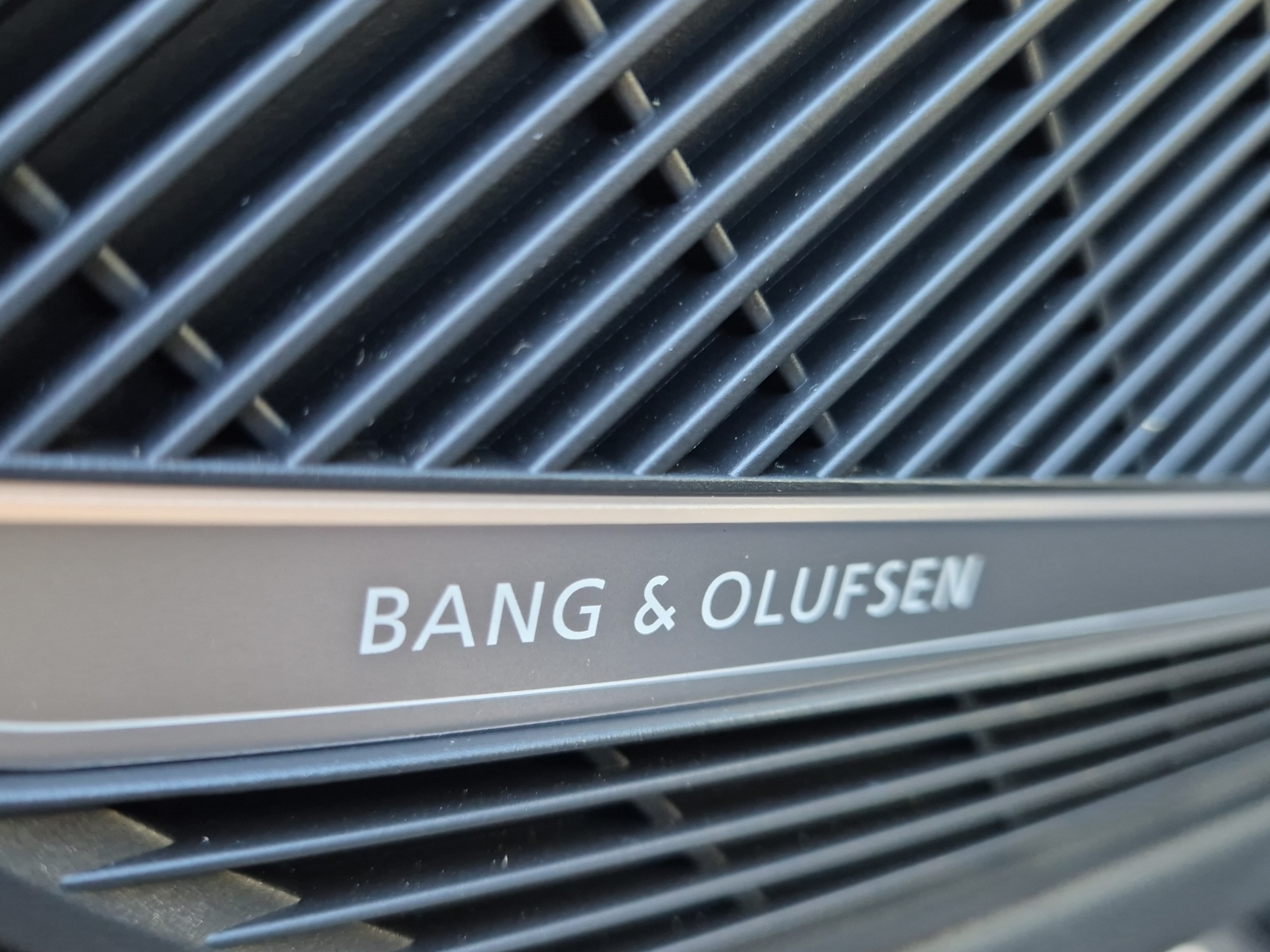 listing desktop thumbnail image 16