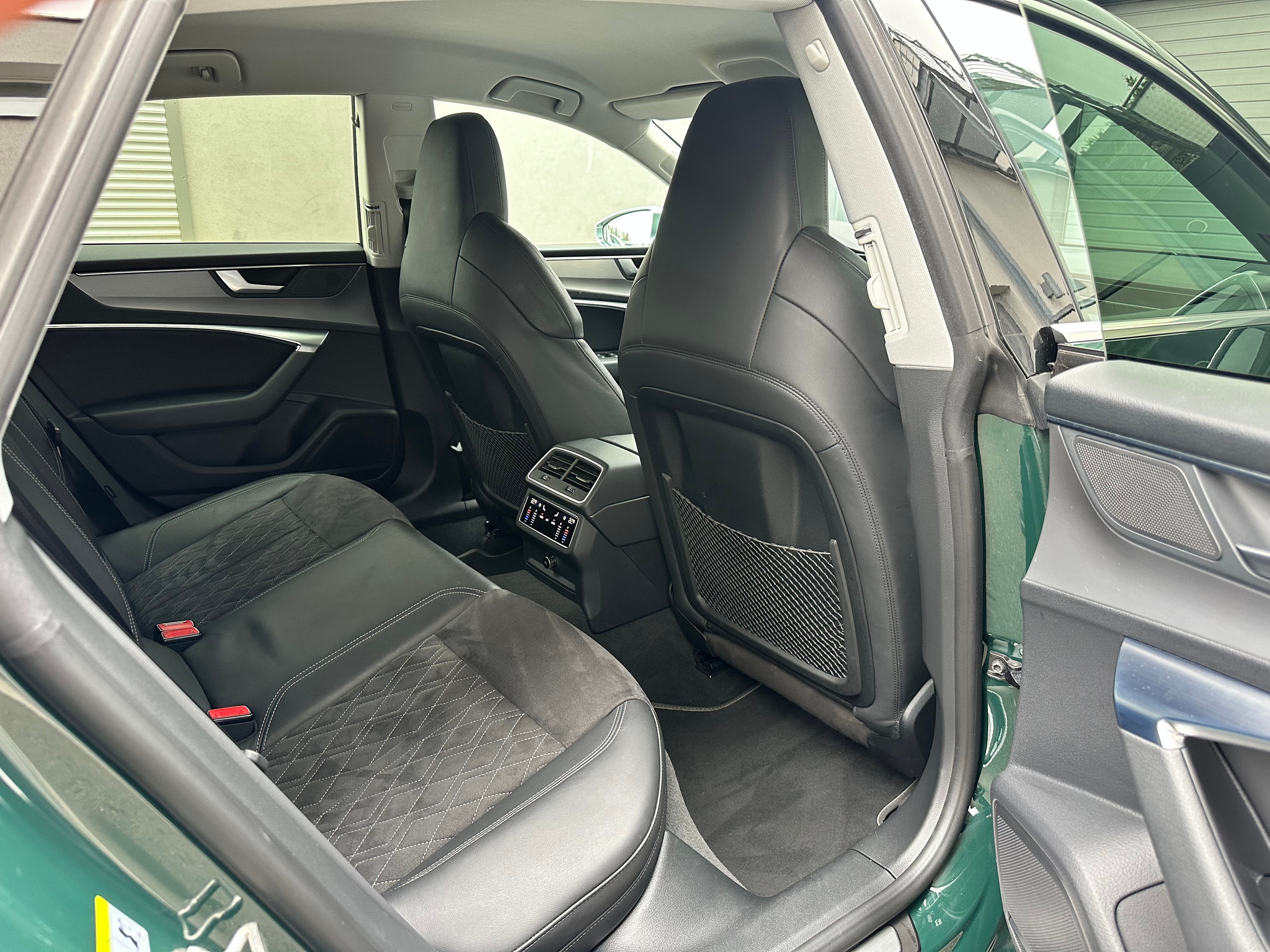 listing desktop thumbnail image 11