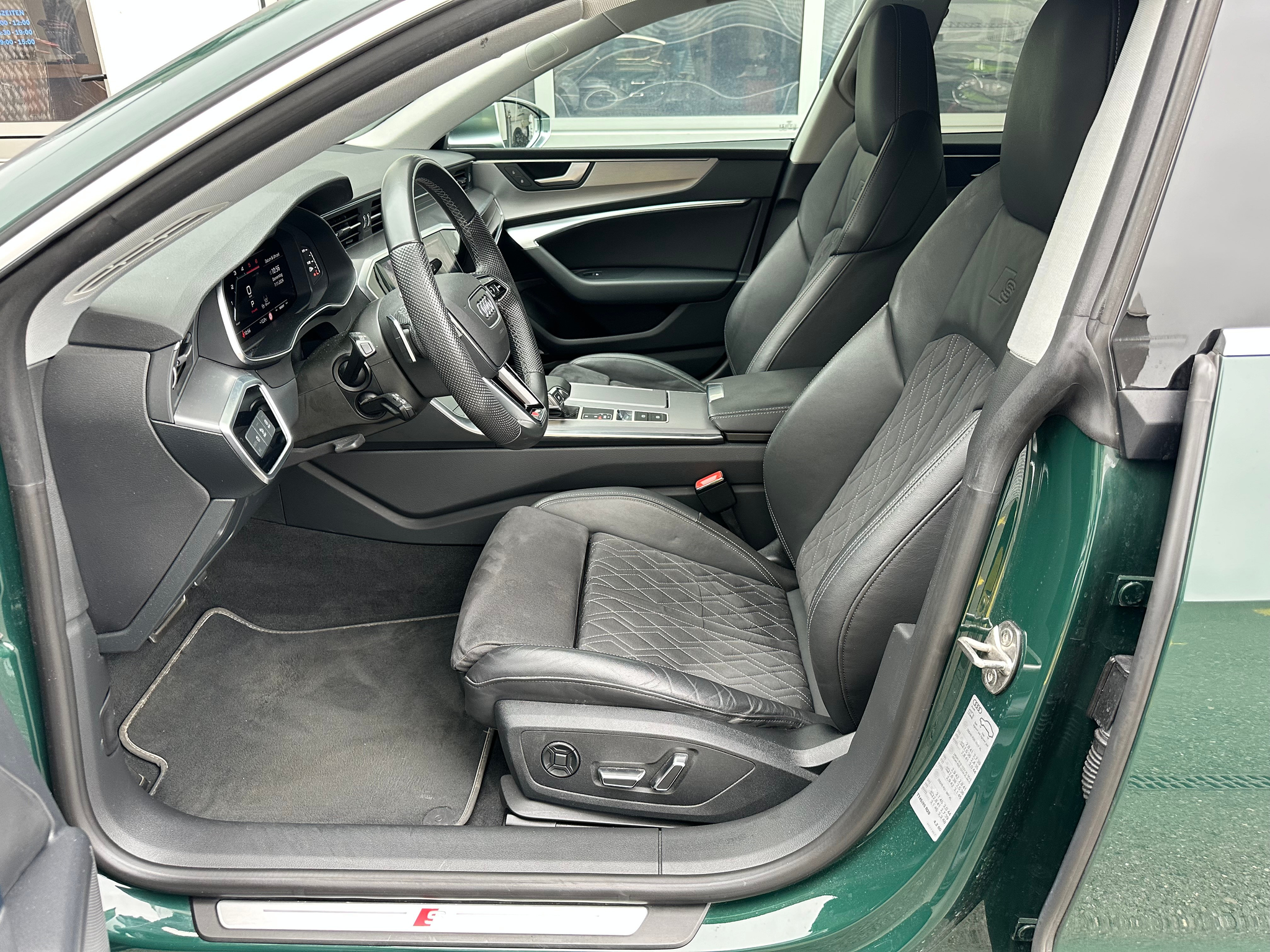 listing desktop thumbnail image 8