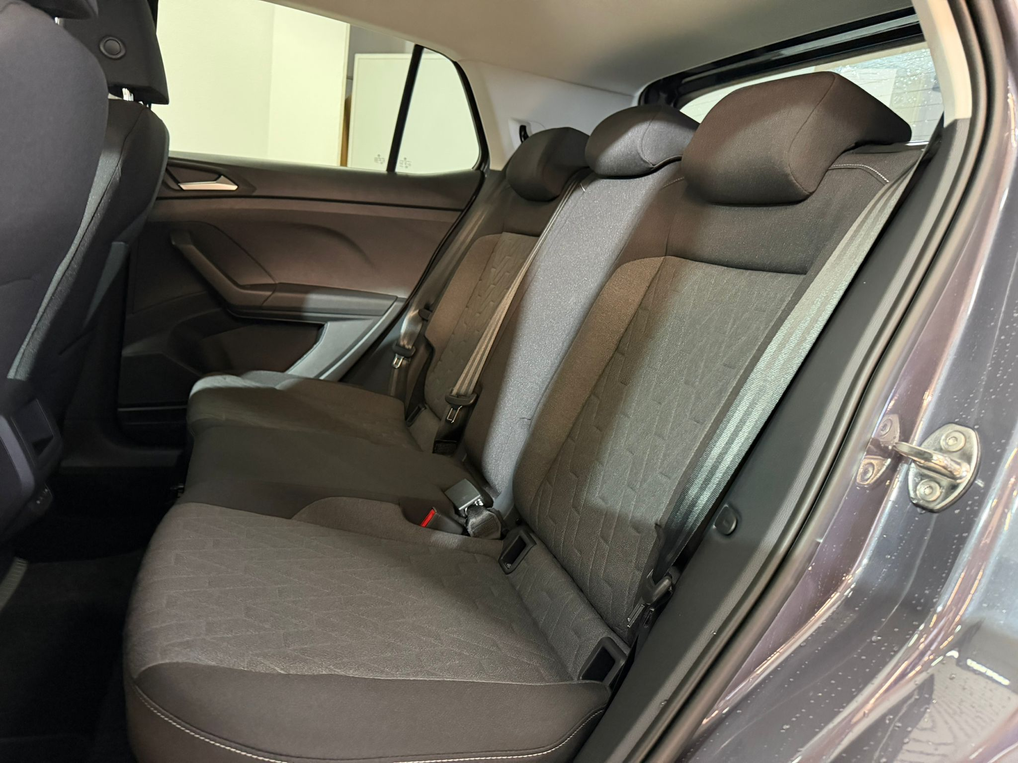 listing desktop thumbnail image 9