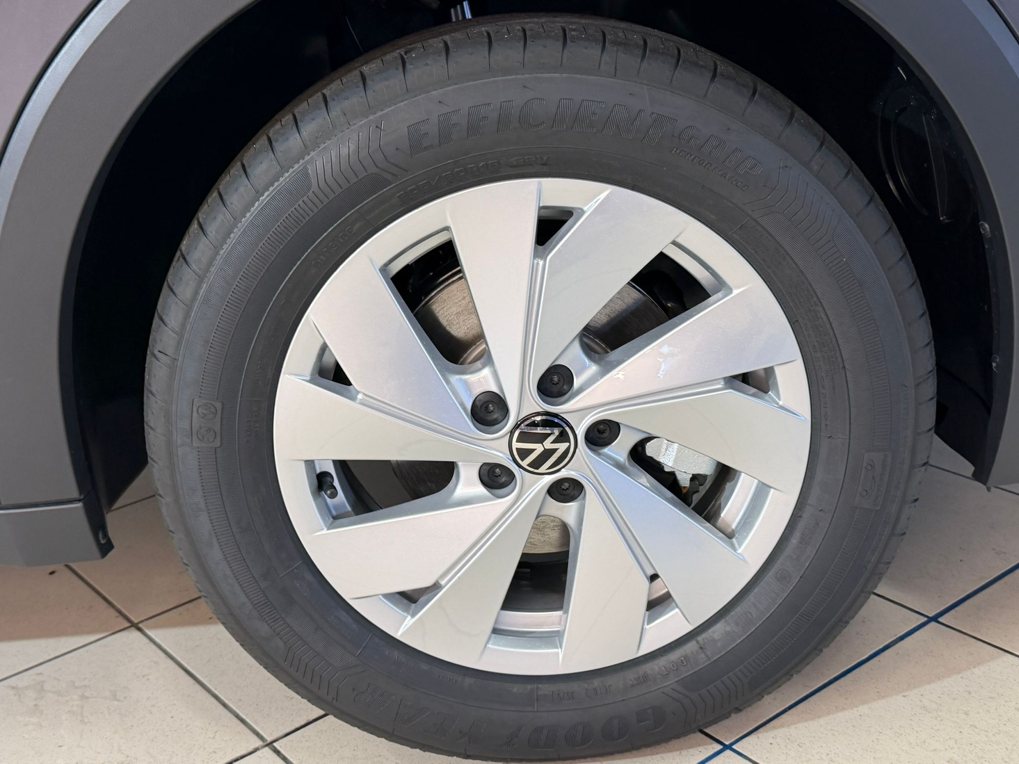 listing desktop thumbnail image 4