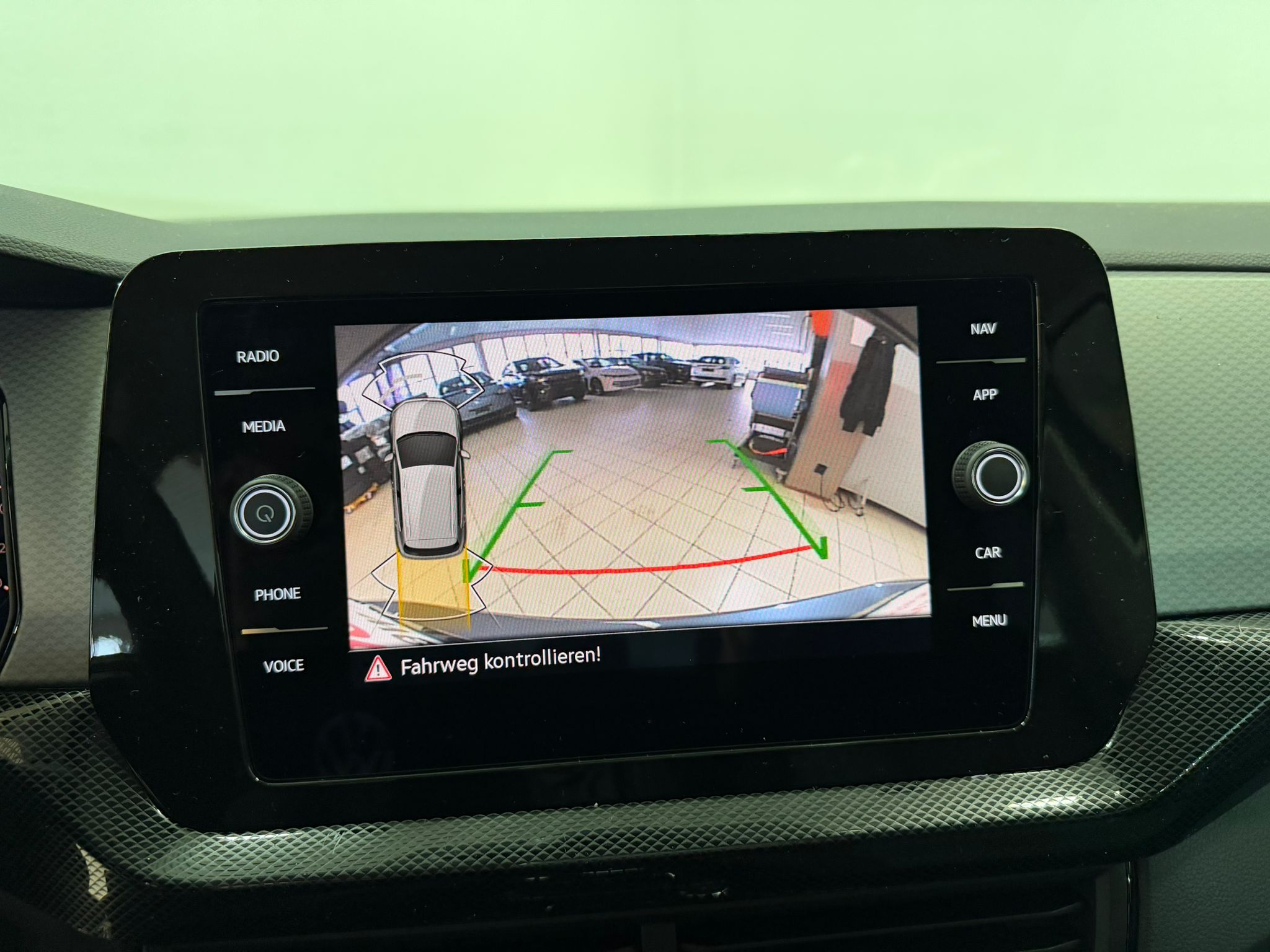 listing desktop thumbnail image 12