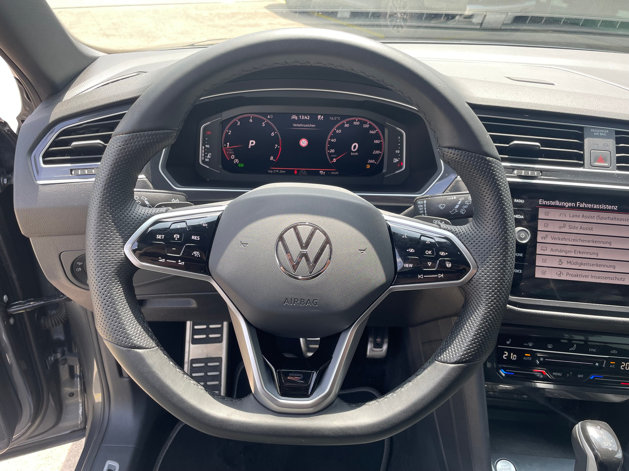 listing desktop thumbnail image 18