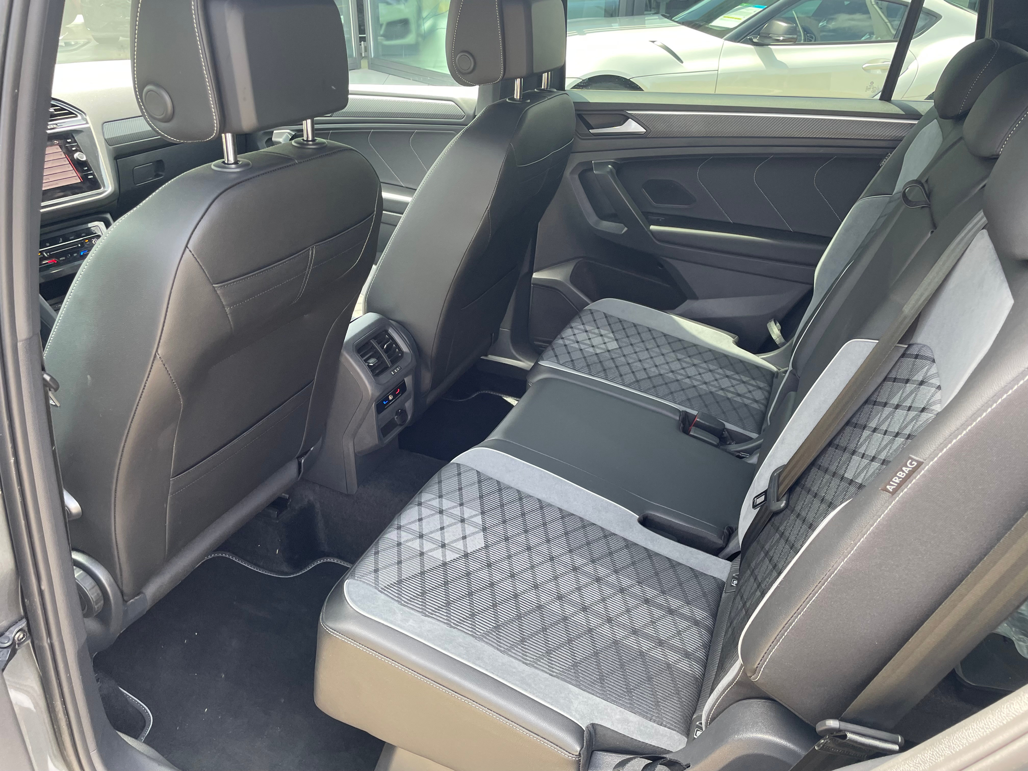 listing desktop thumbnail image 22