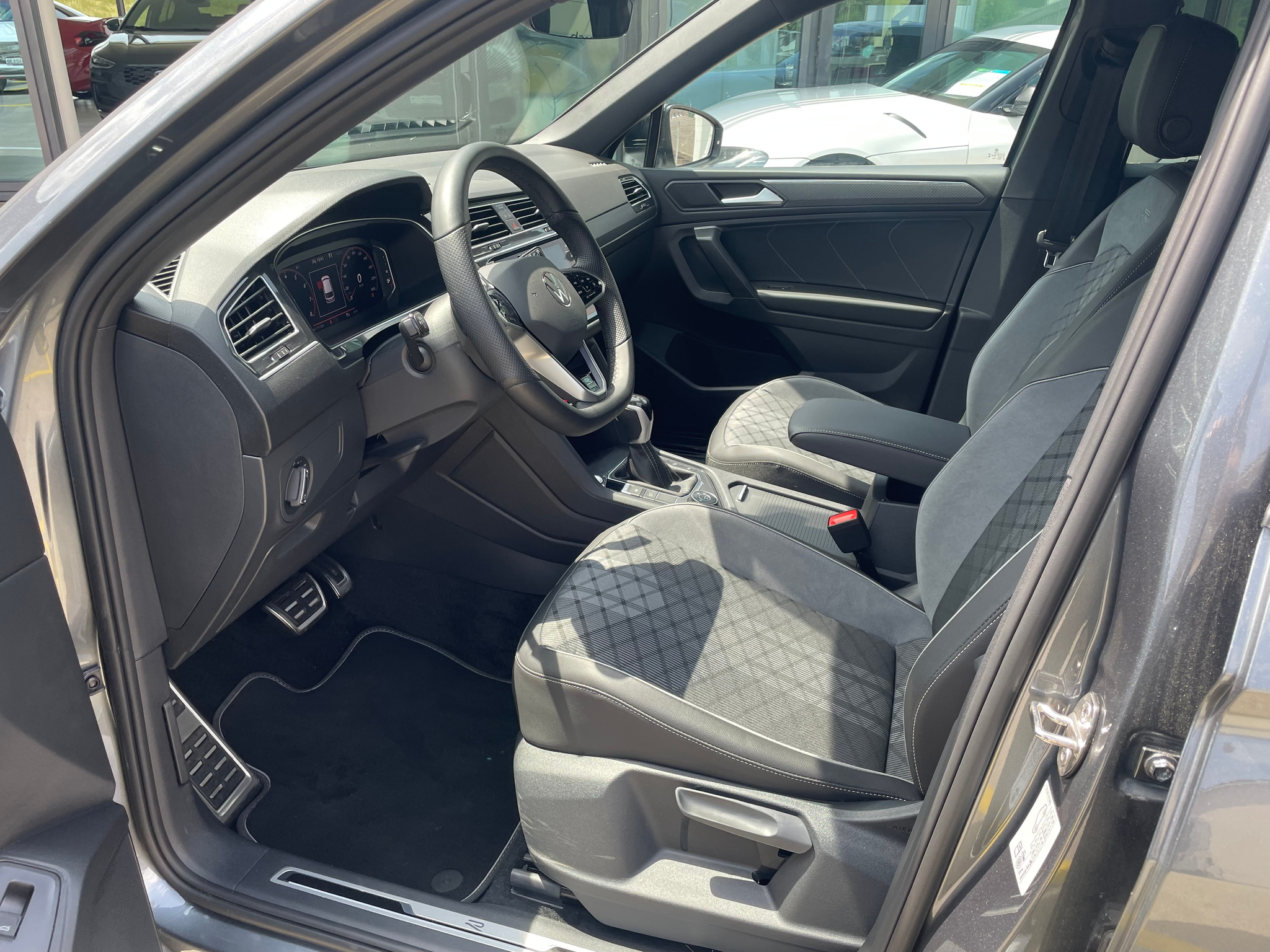 listing desktop thumbnail image 10